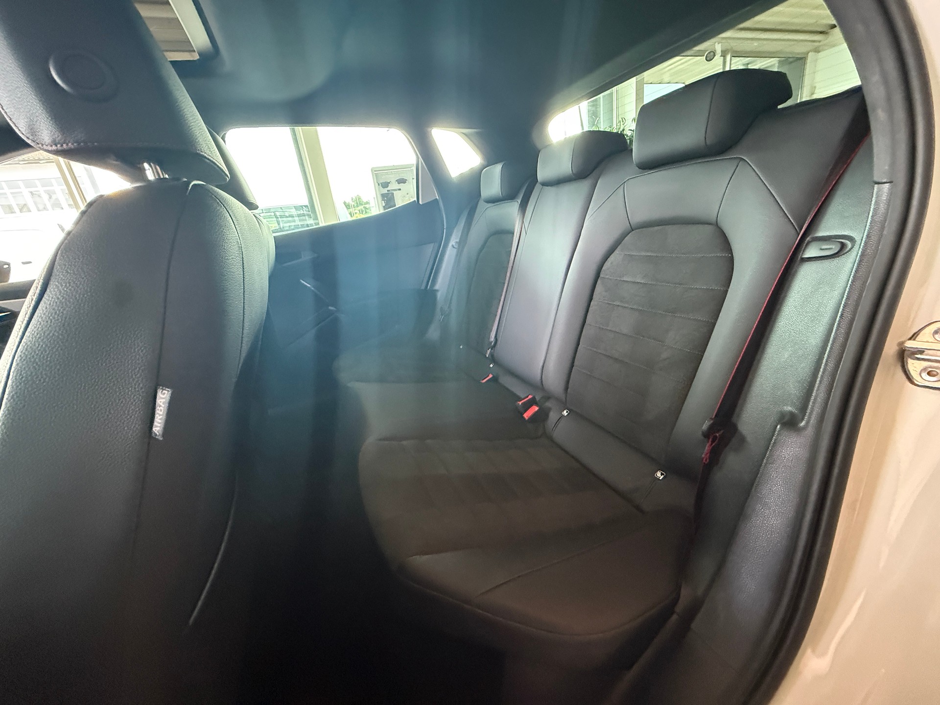 SEAT Ibiza 1.0 EcoTSI Hola FR DSG ***PANORAMADACH***-image-23