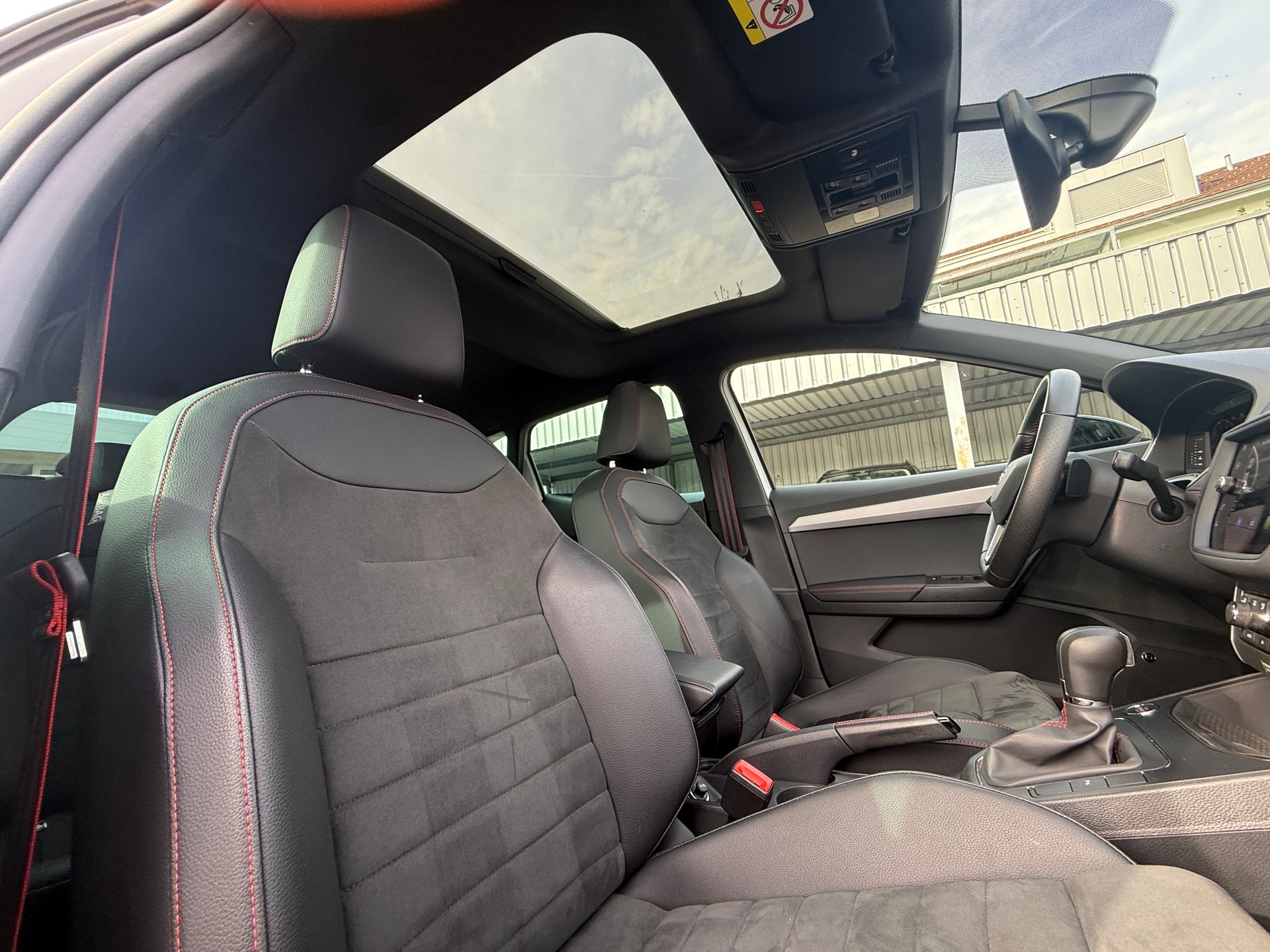 SEAT Ibiza 1.0 EcoTSI Hola FR DSG ***PANORAMADACH***-image-11