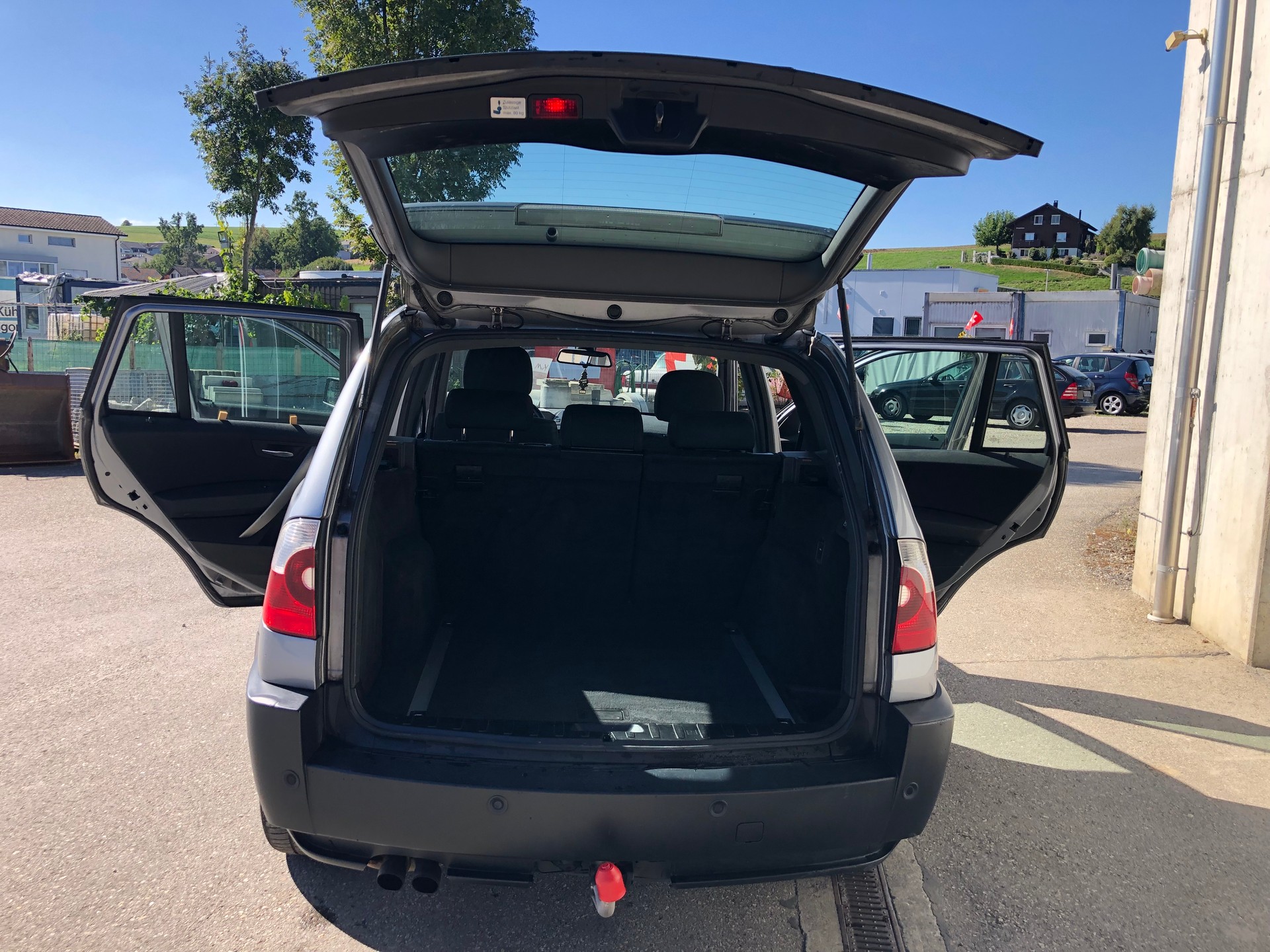 BMW X3 2.5i-image-10