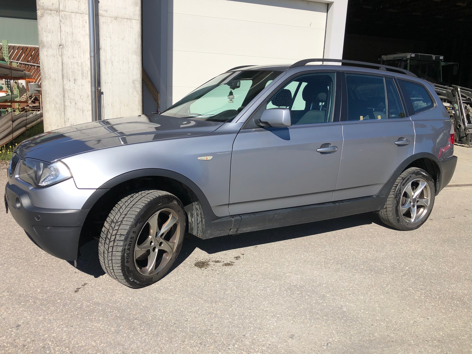 BMW X3 2.5i-image-1