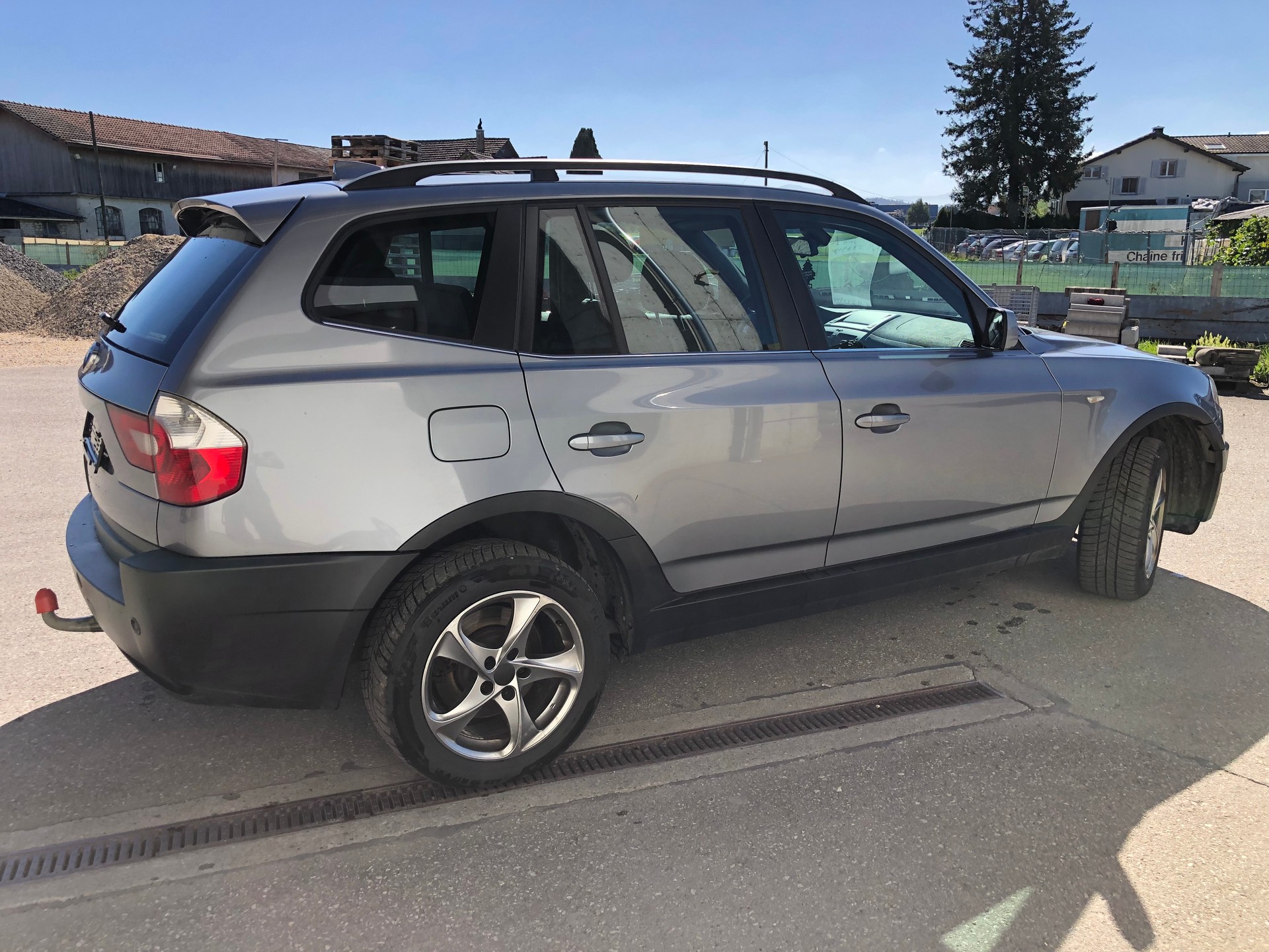 BMW X3 2.5i-image-3