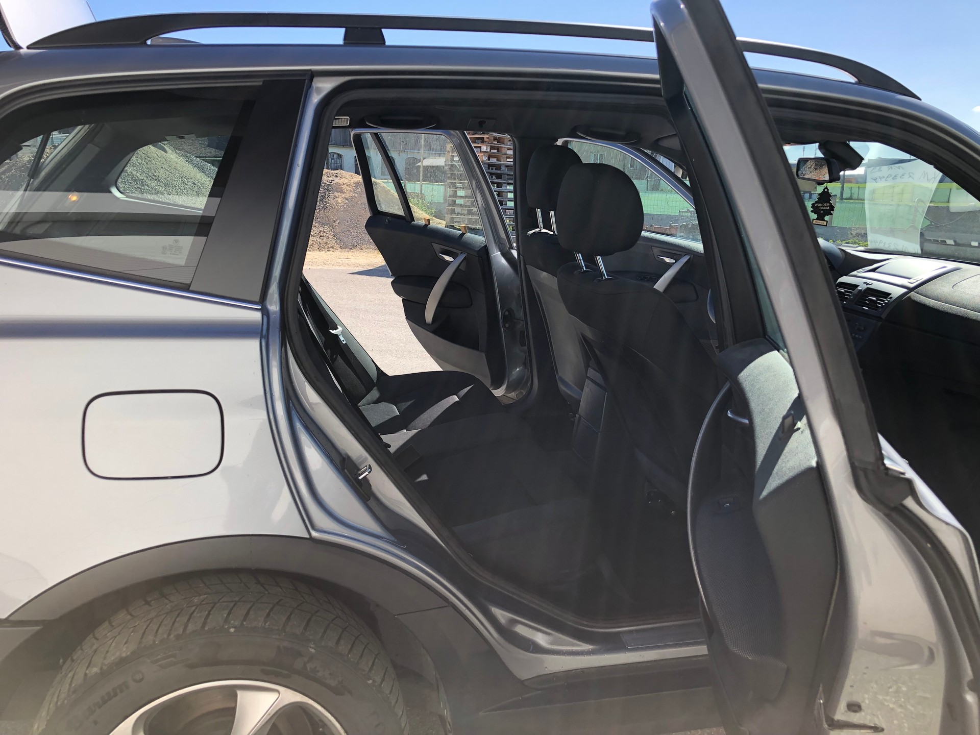 BMW X3 2.5i-image-7