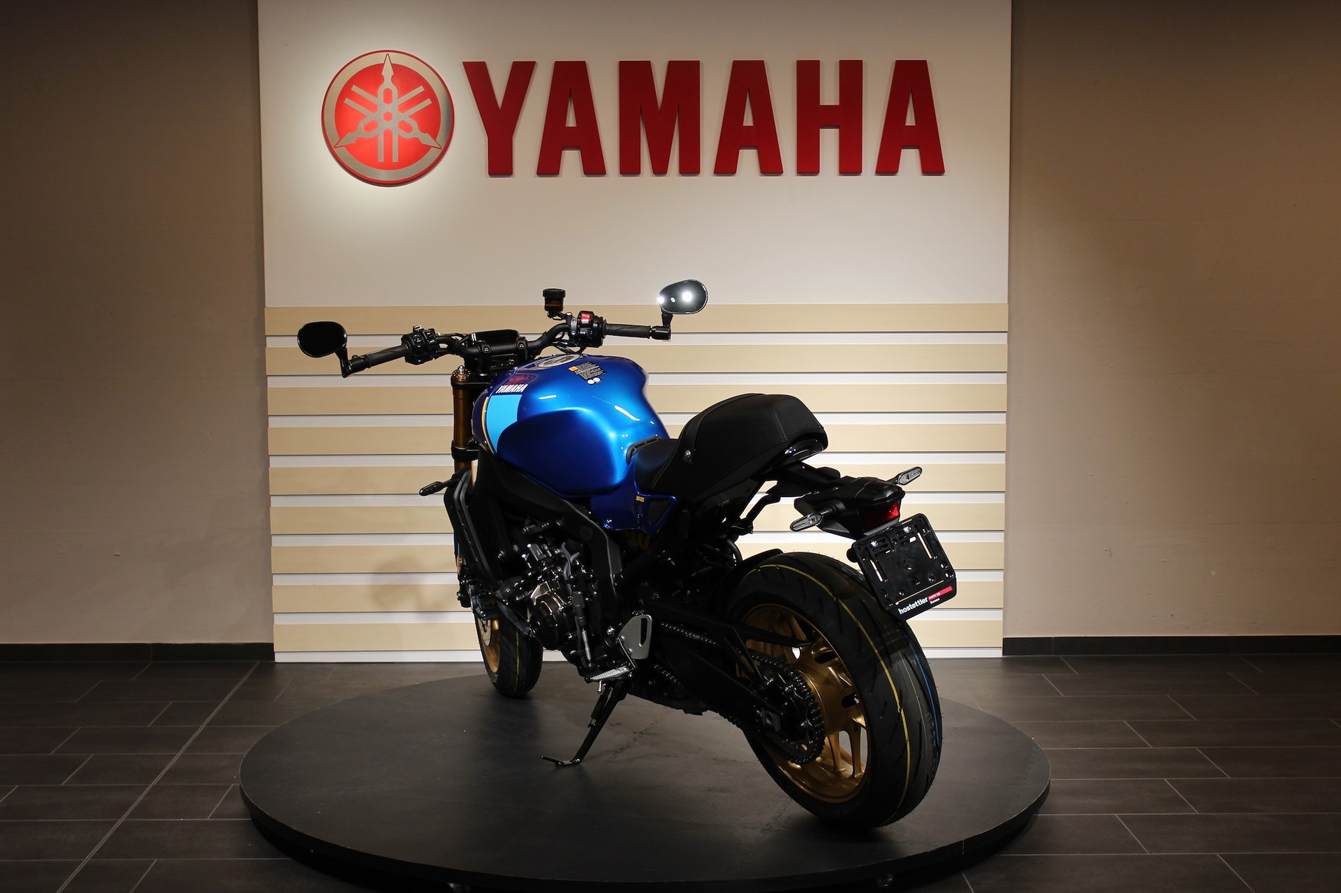 YAMAHA XSR 900 35kW-showroom-element-3