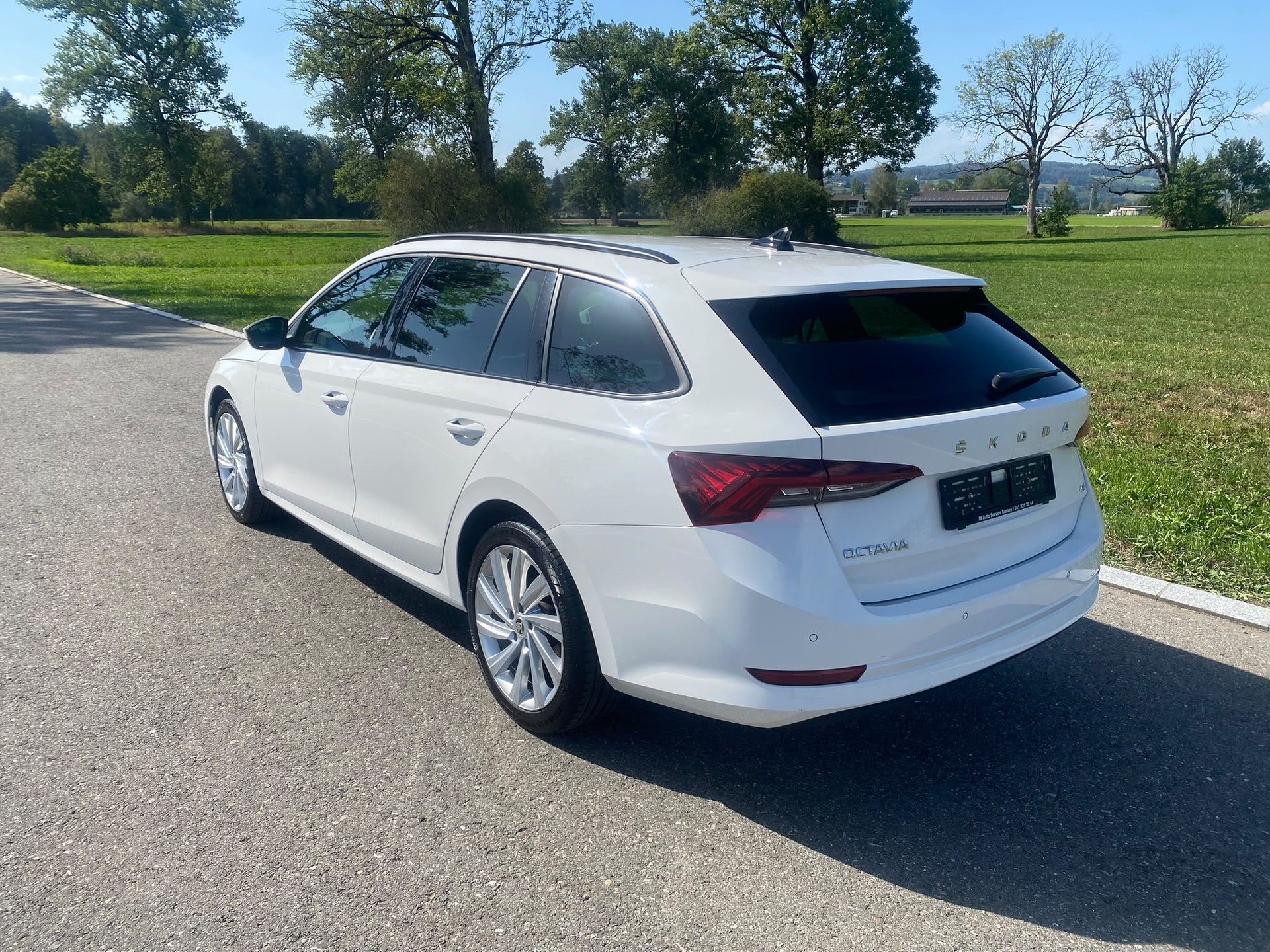SKODA Octavia Combi 2.0 TDI DSG Style 4x4-image-5