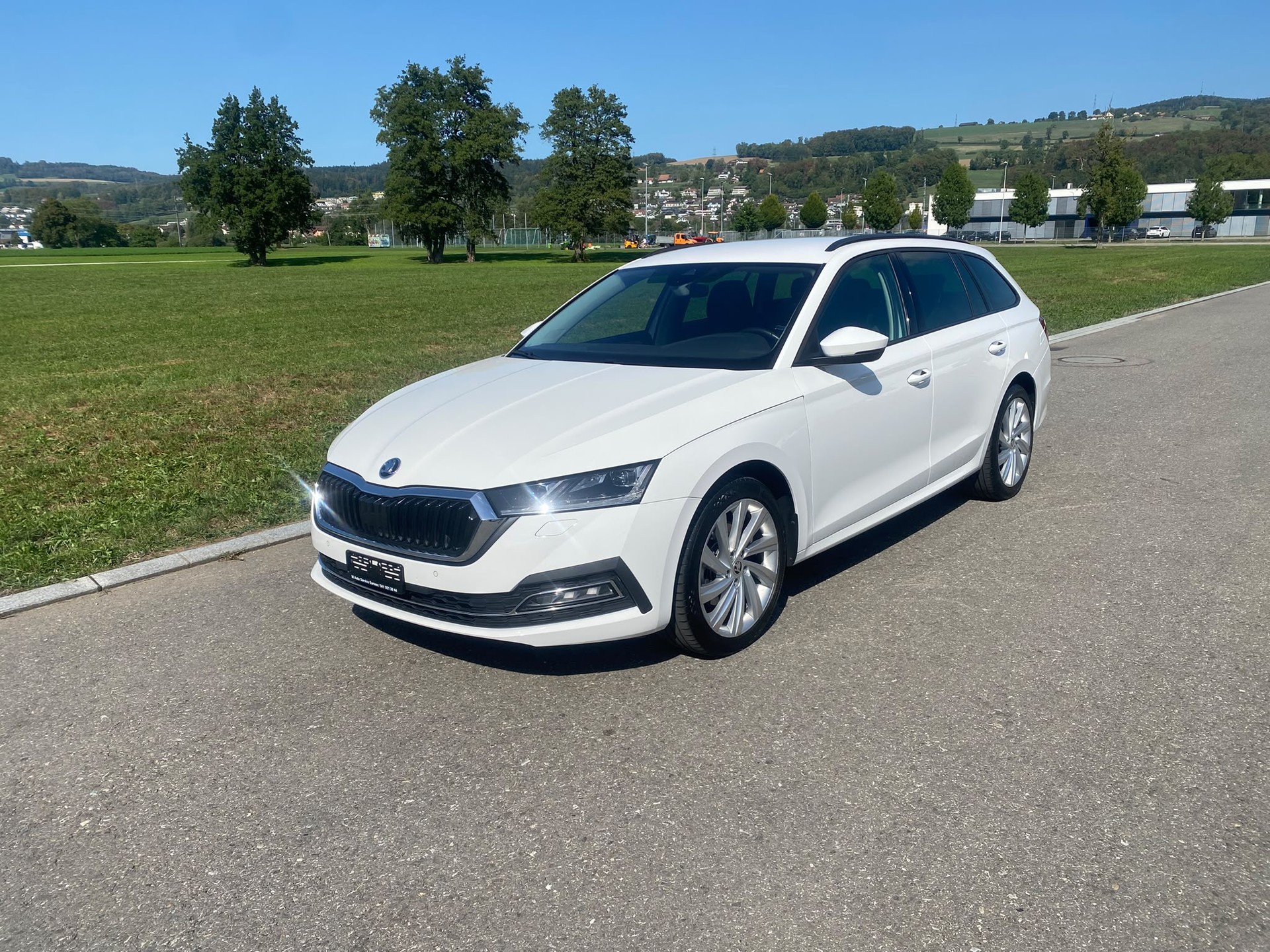 SKODA Octavia Combi 2.0 TDI DSG Style 4x4-image-7