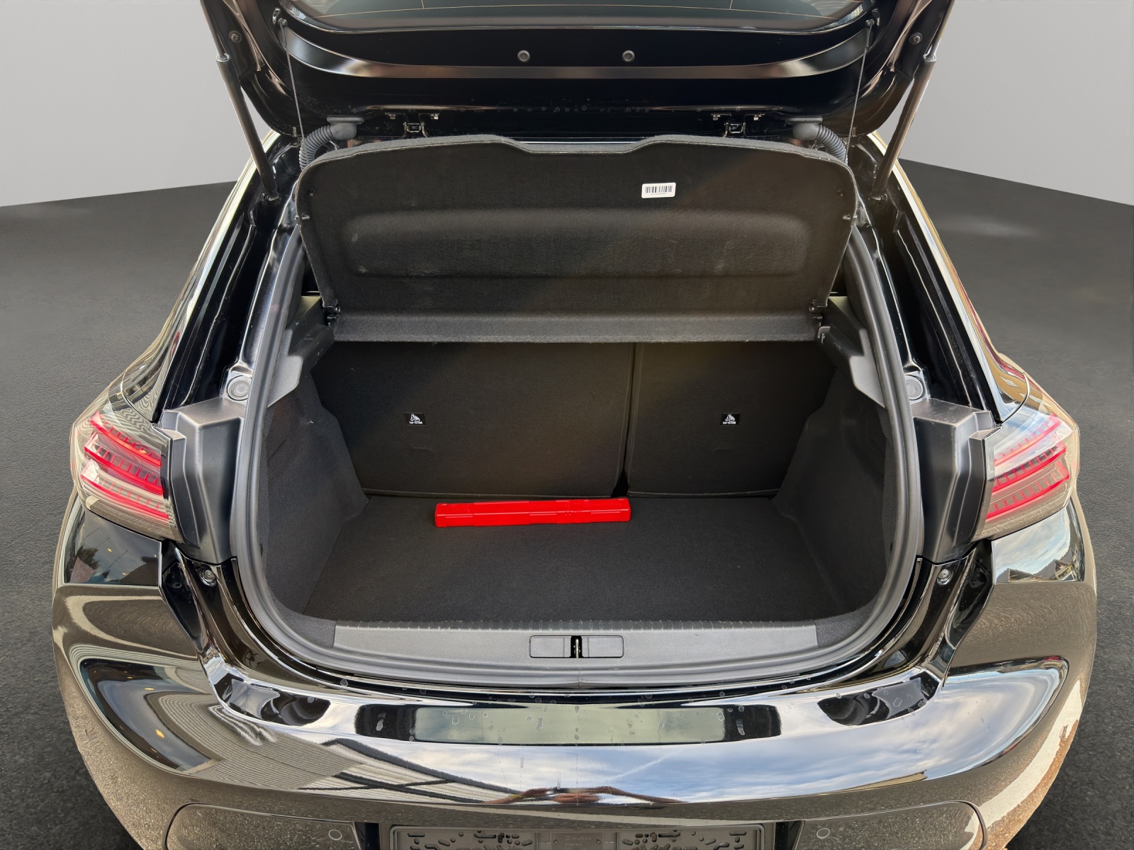 PEUGEOT 208 1.2 Hybrid GT-image-5