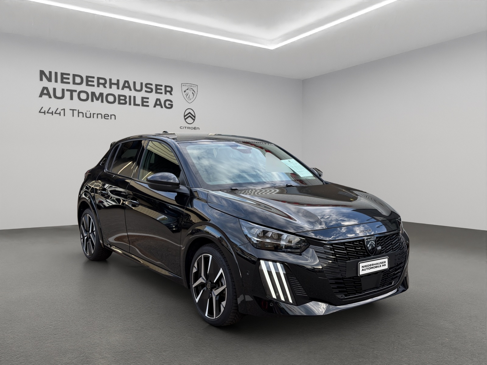 PEUGEOT 208 1.2 Hybrid GT-image-0