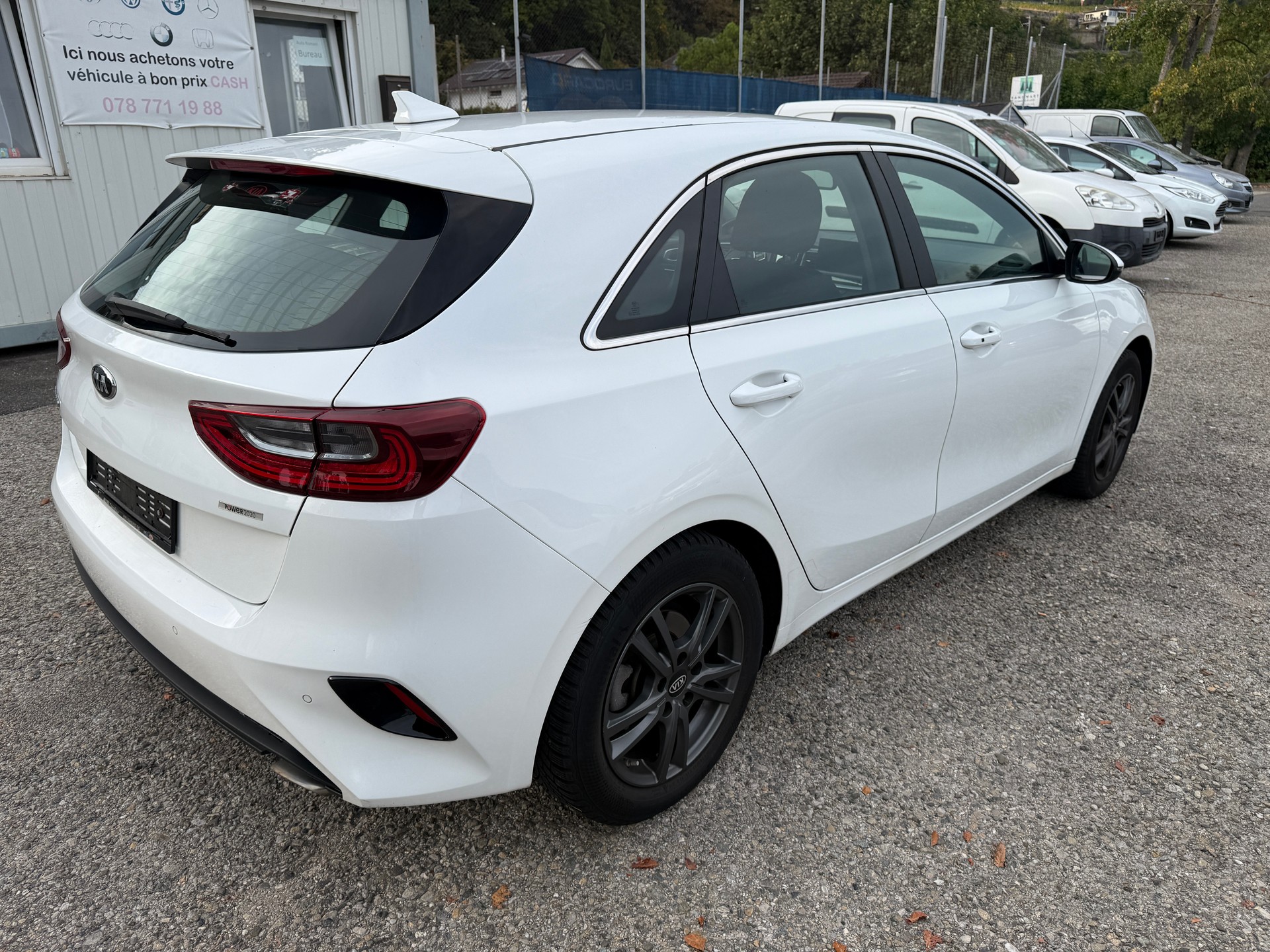 KIA Ceed 1.4 T-GDi Style DCT-image-2