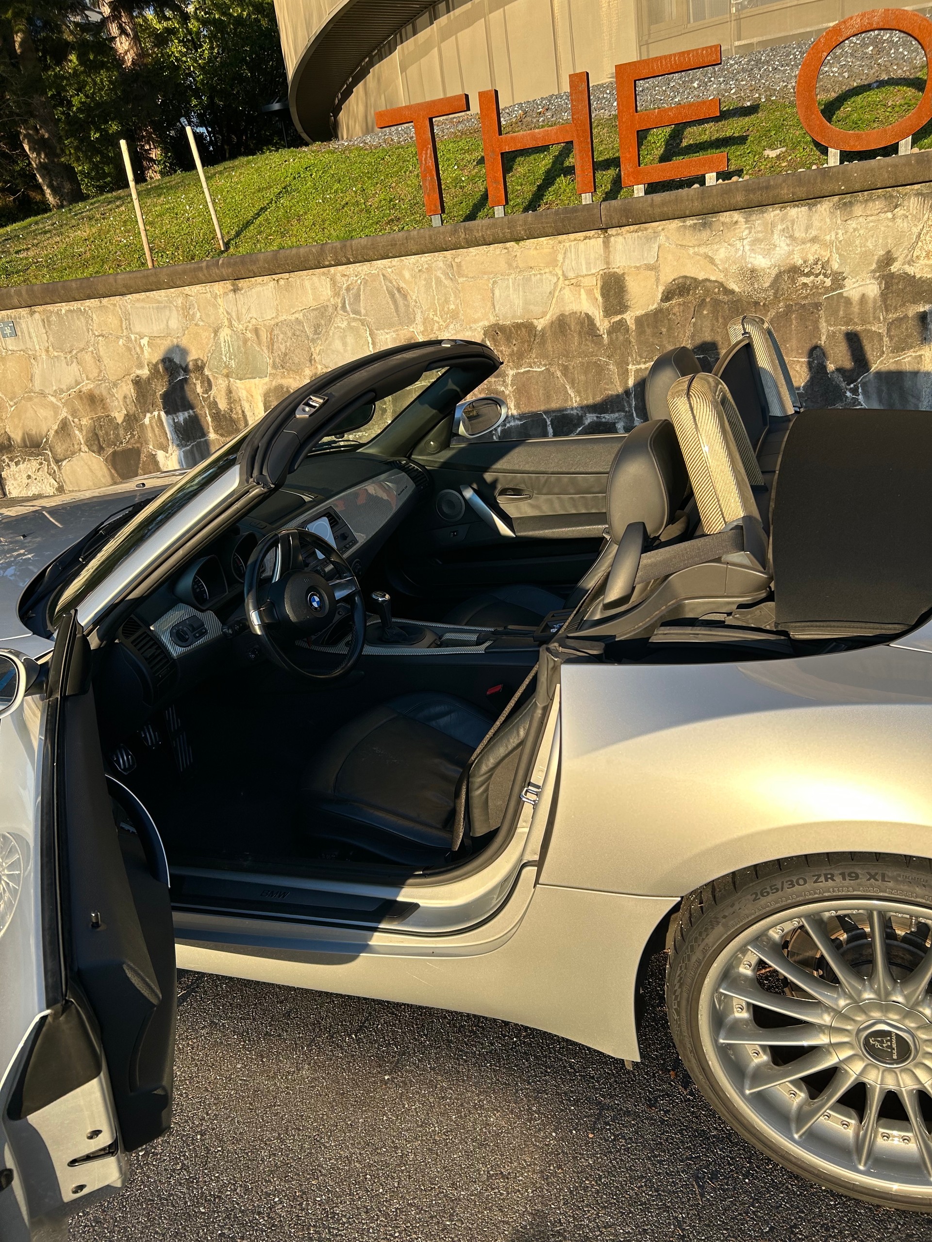 BMW 3.0i-image-2