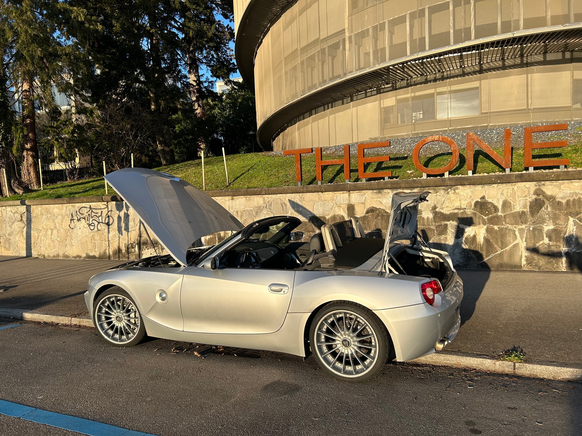 BMW 3.0i-image-4