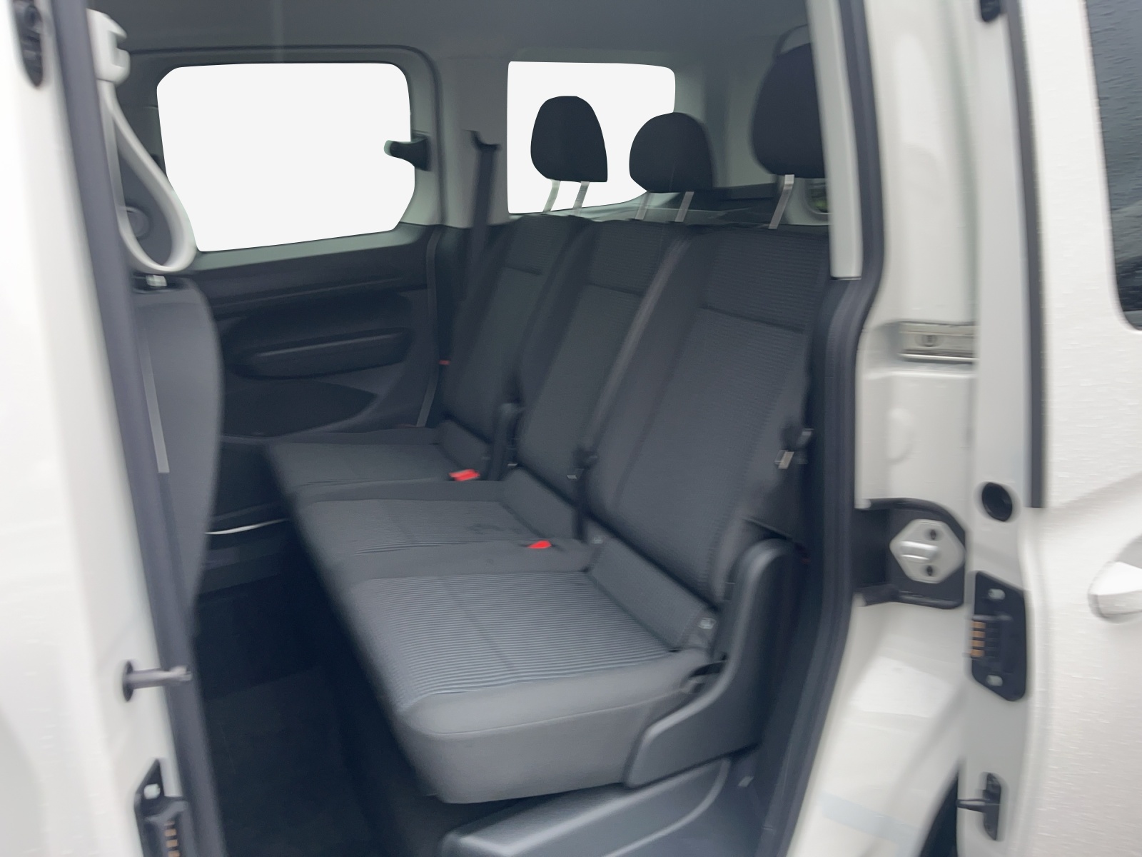 VW Caddy 1.5 TSI Plug in Hybrid Trend DSG-image-3
