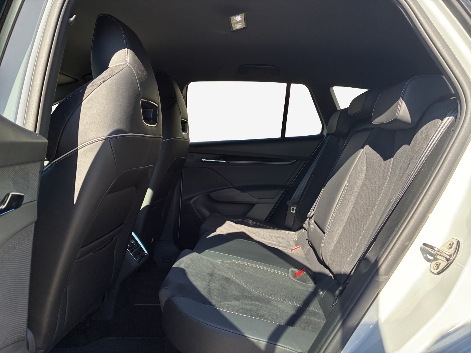 SKODA Enyaq iV 80x SportLine-image-12