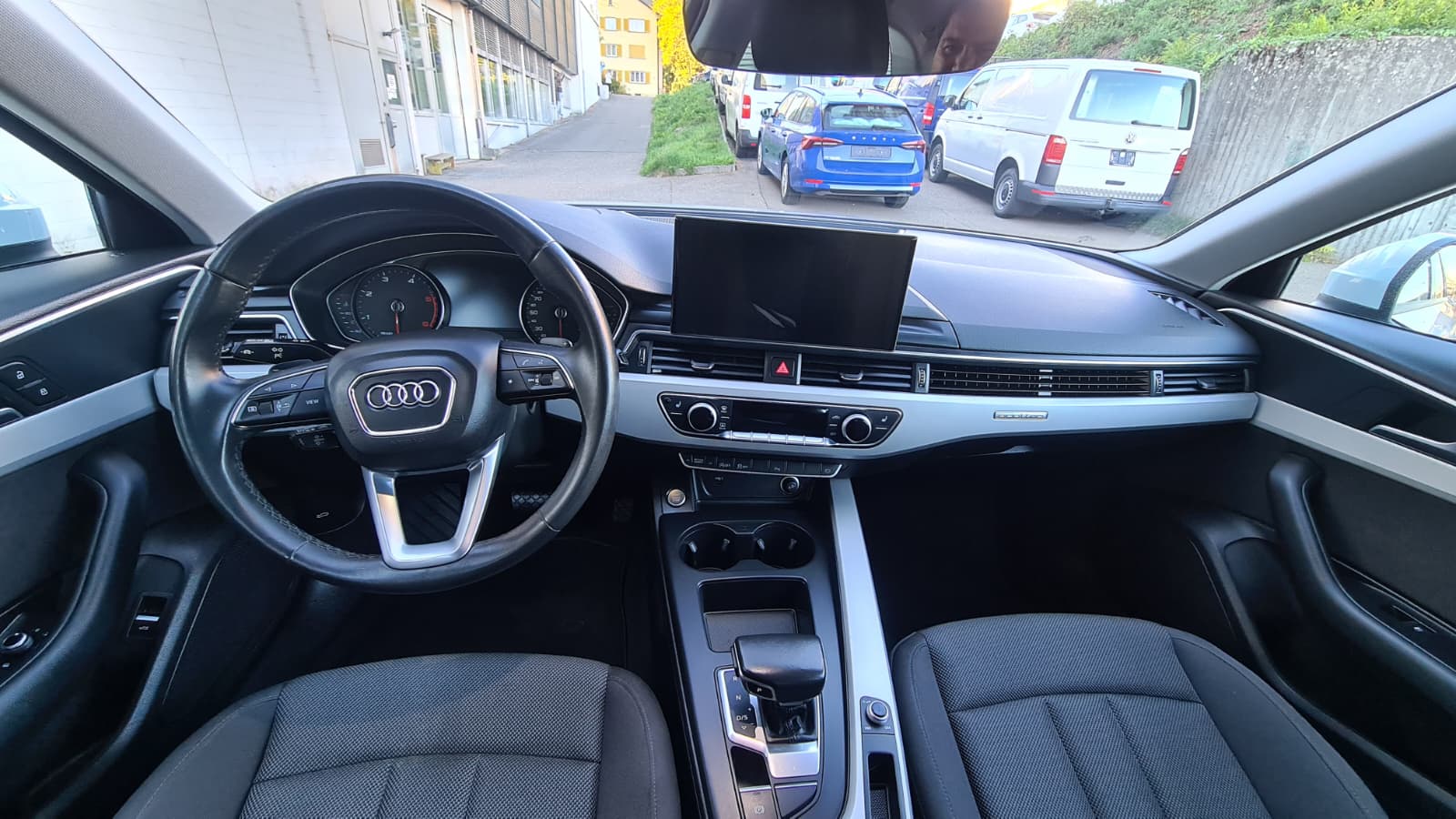AUDI A4 Avant 40 TDI Attraction quattro S-tronic ** Gr-Navi ** Sitzehizung ** Tempomat ** PDC V+H ** Modell 2023 ** Ab MFK **-image-17