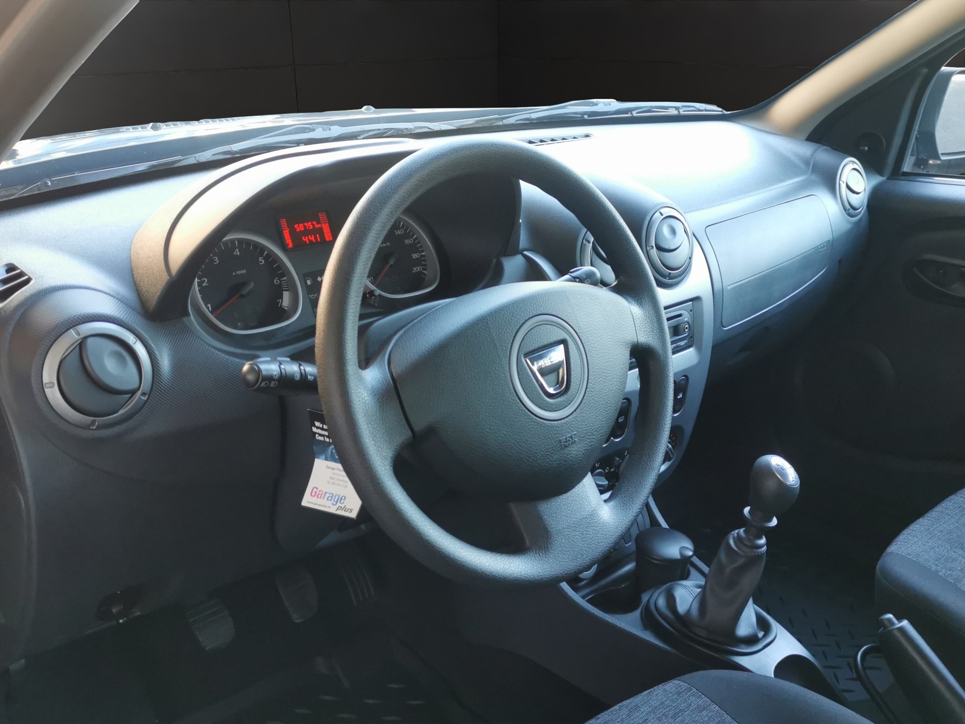 DACIA Duster 1.6 4x4-image-8