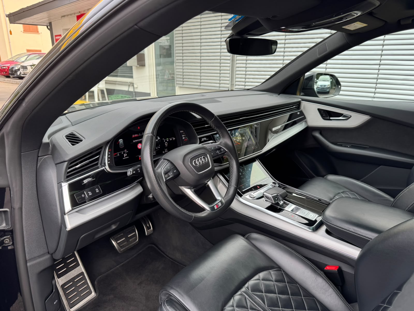 AUDI Q8 50 TDI Black Edition quattro tiptronic-image-12