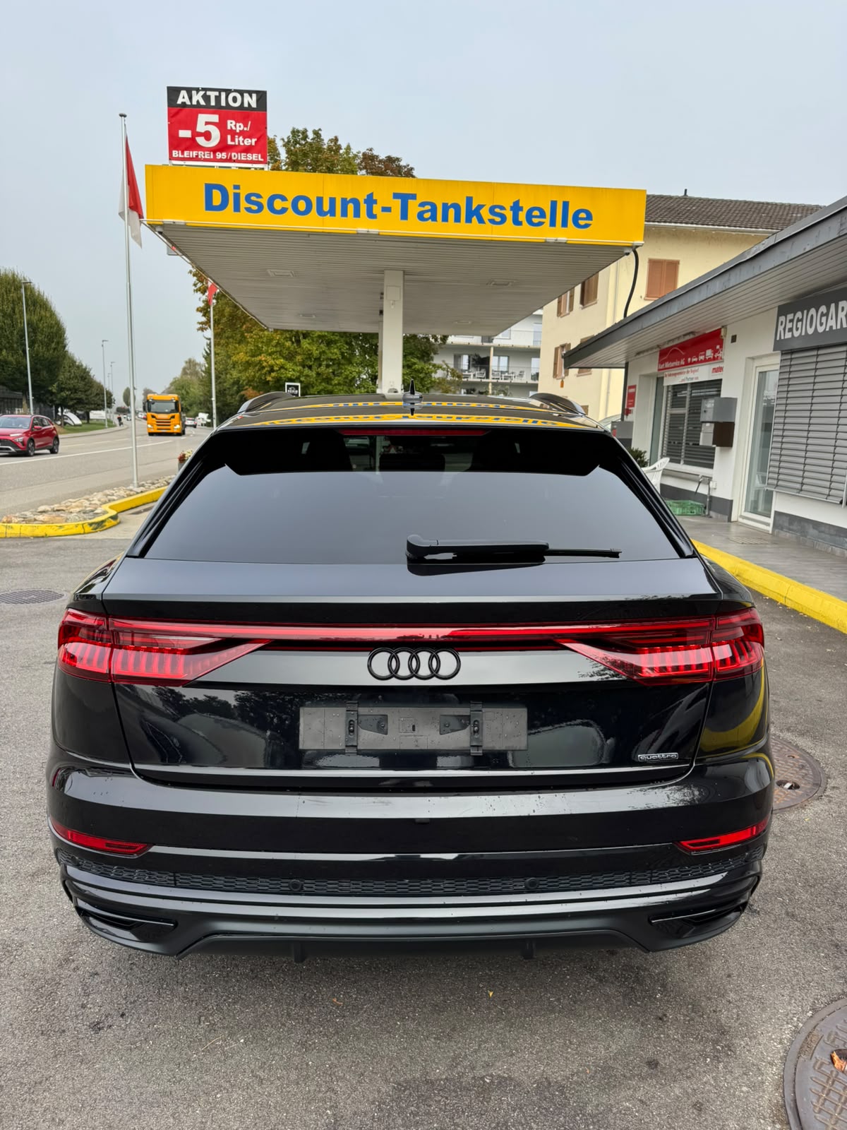 AUDI Q8 50 TDI Black Edition quattro tiptronic-image-4