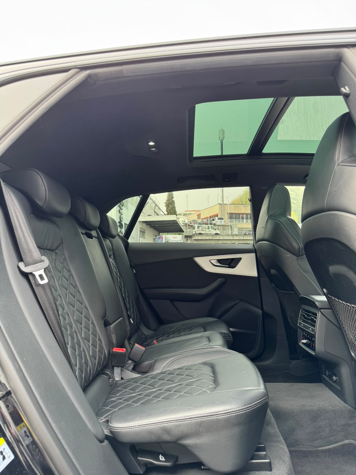 AUDI Q8 50 TDI Black Edition quattro tiptronic-image-16