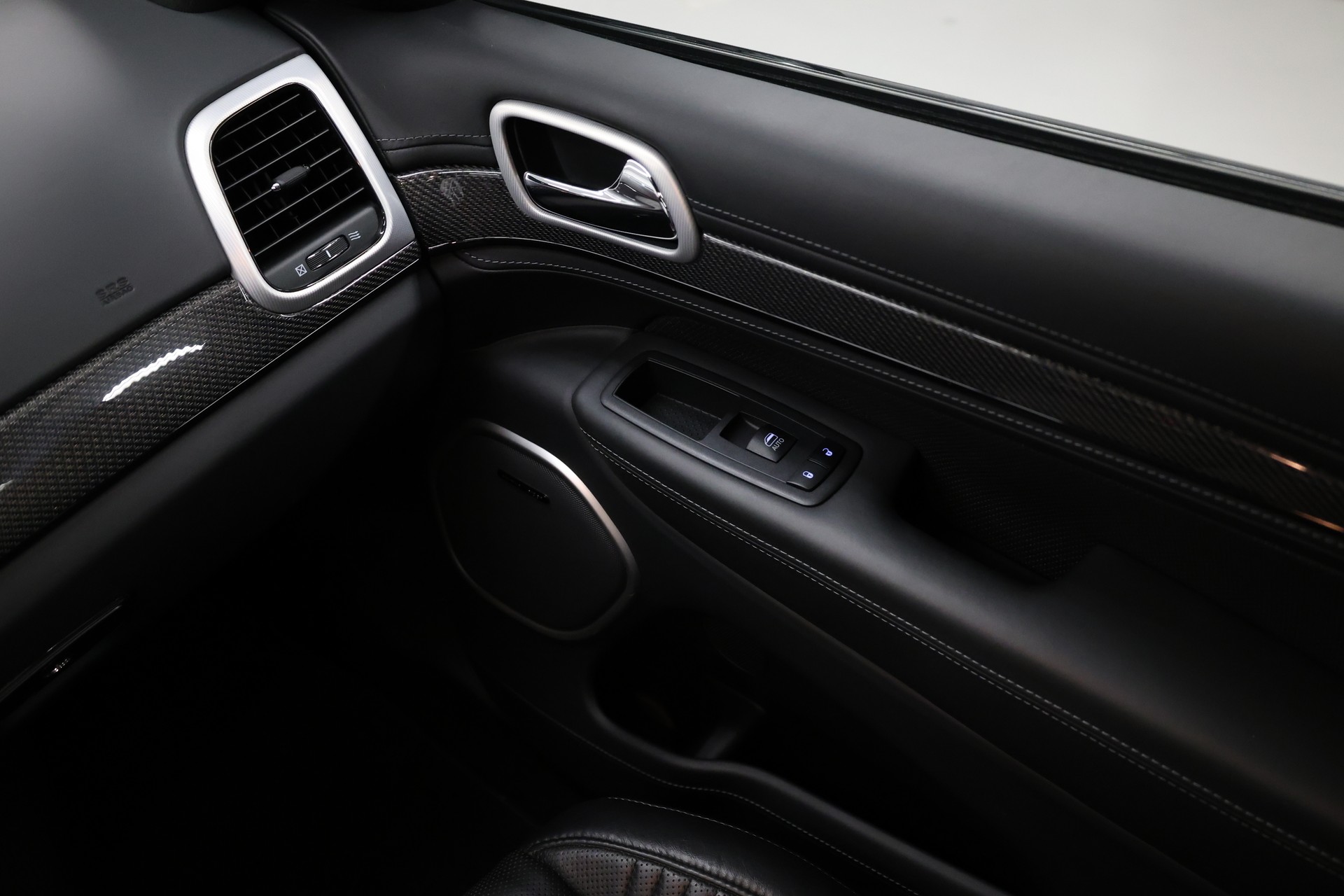 JEEP Grand Cherokee 6.2 V8 HEMI Trackhawk-image-25