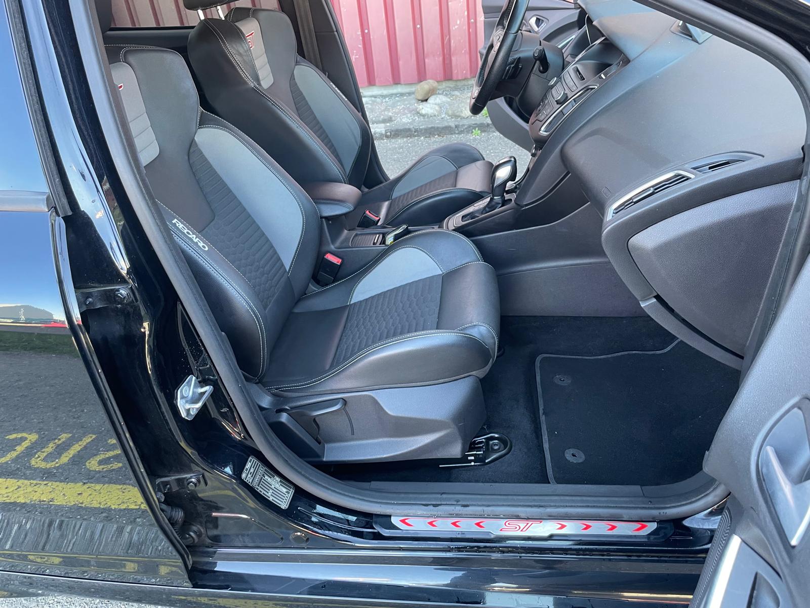 FORD Focus 2.0 TDCi ST2 Powershift-image-8