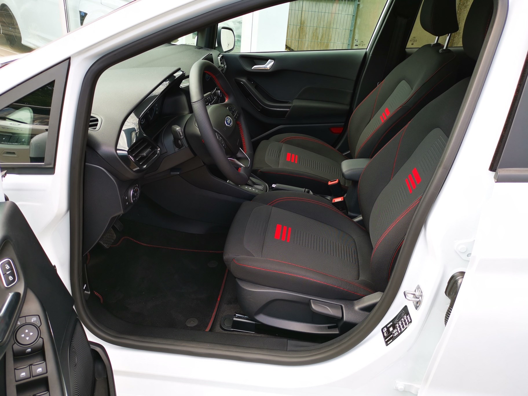 FORD Fiesta 1.0 SCTi MHEV ST Line X Automat-image-2