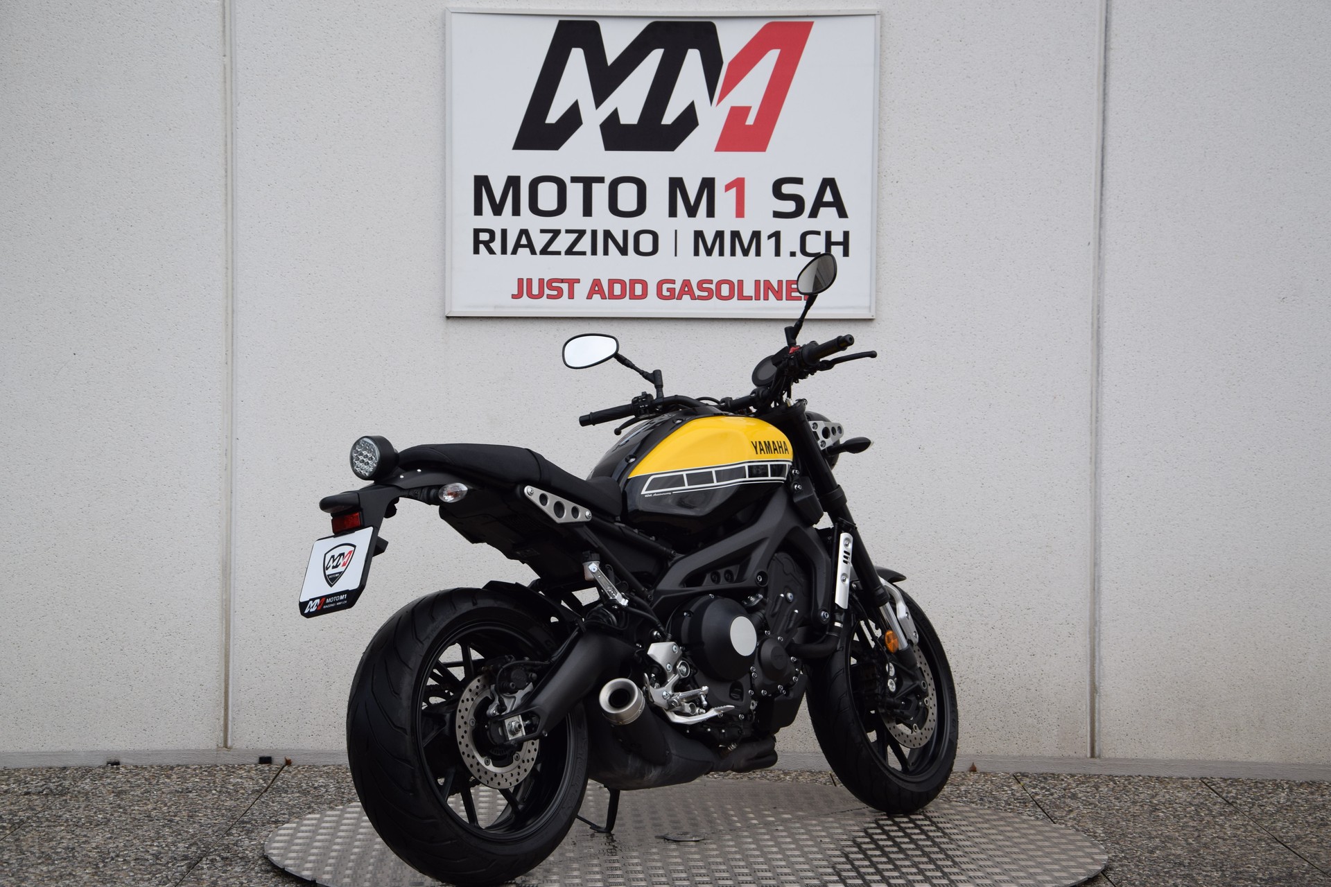 YAMAHA XSR 900-image-7