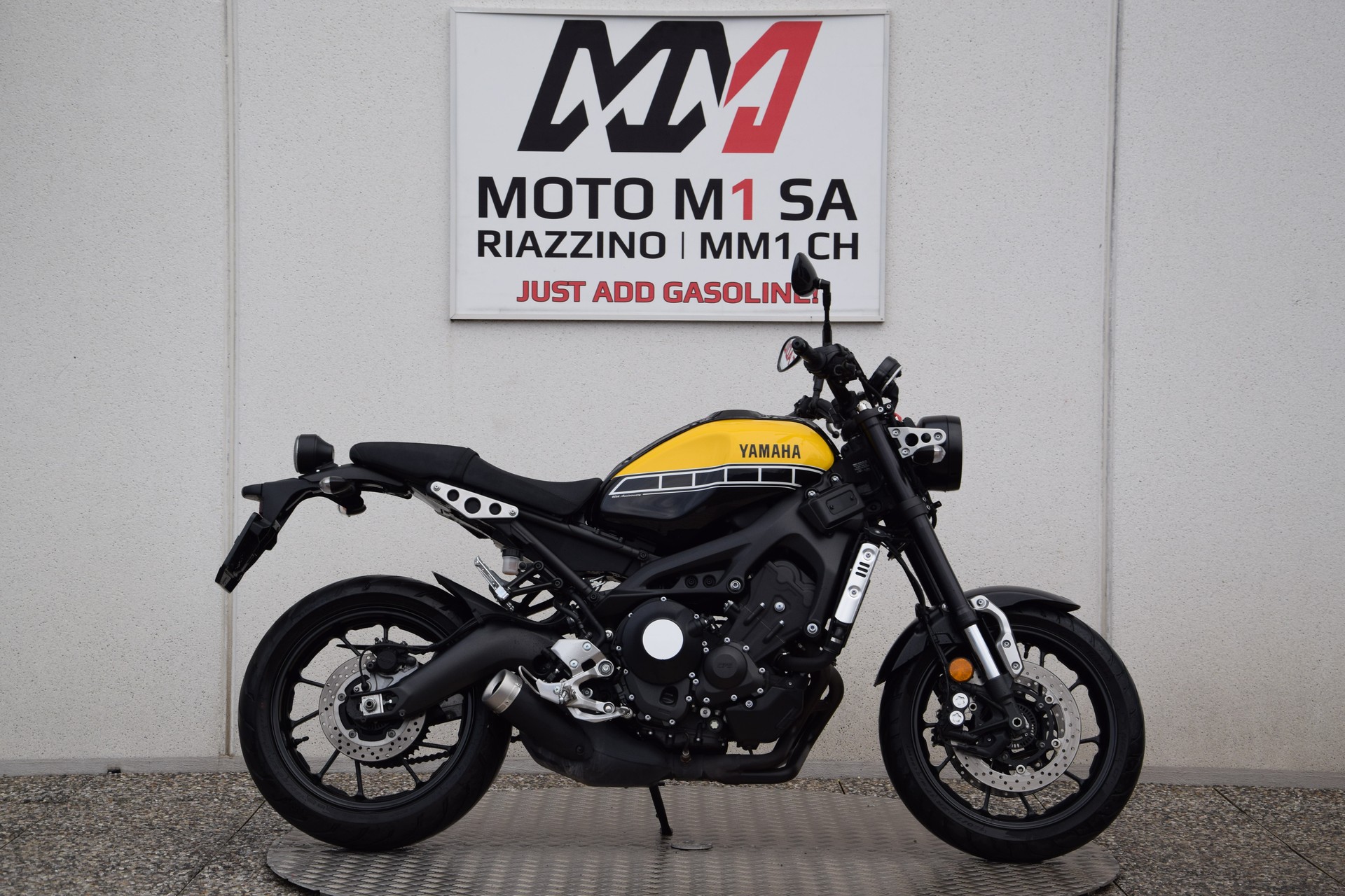 YAMAHA XSR 900