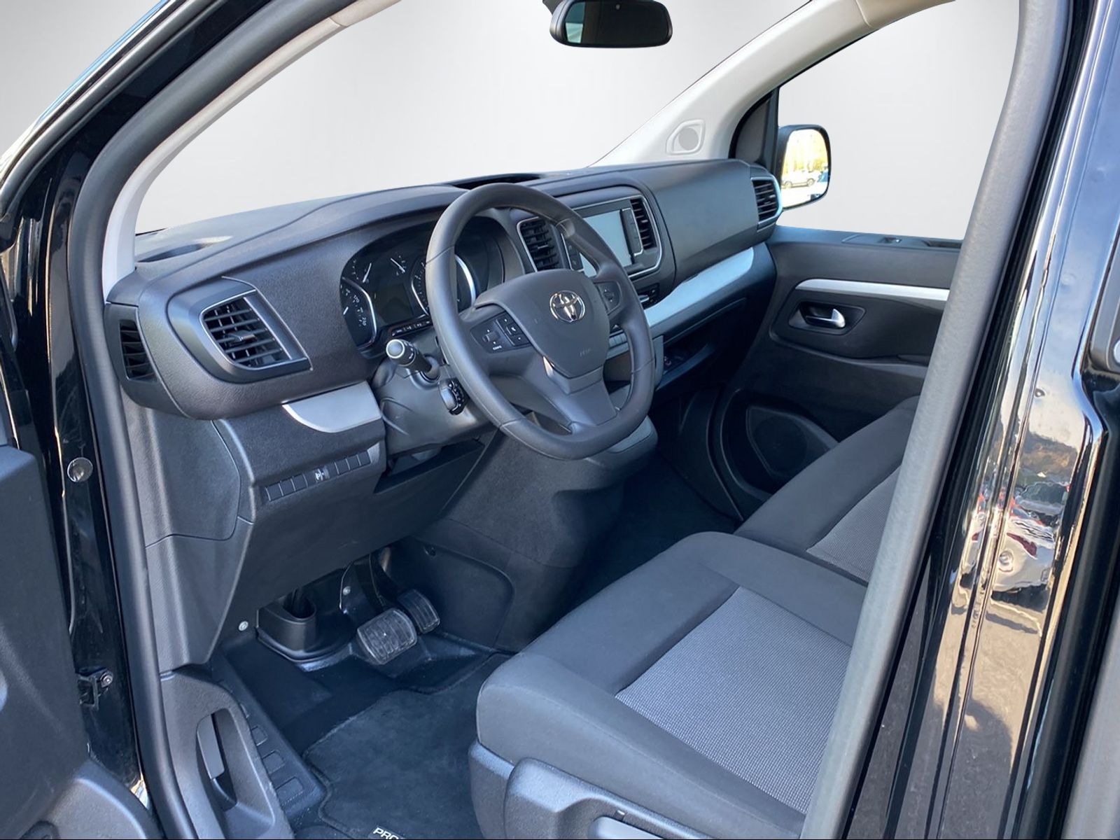 TOYOTA PROACE Verso L1 2.0 D Shuttle-image-13