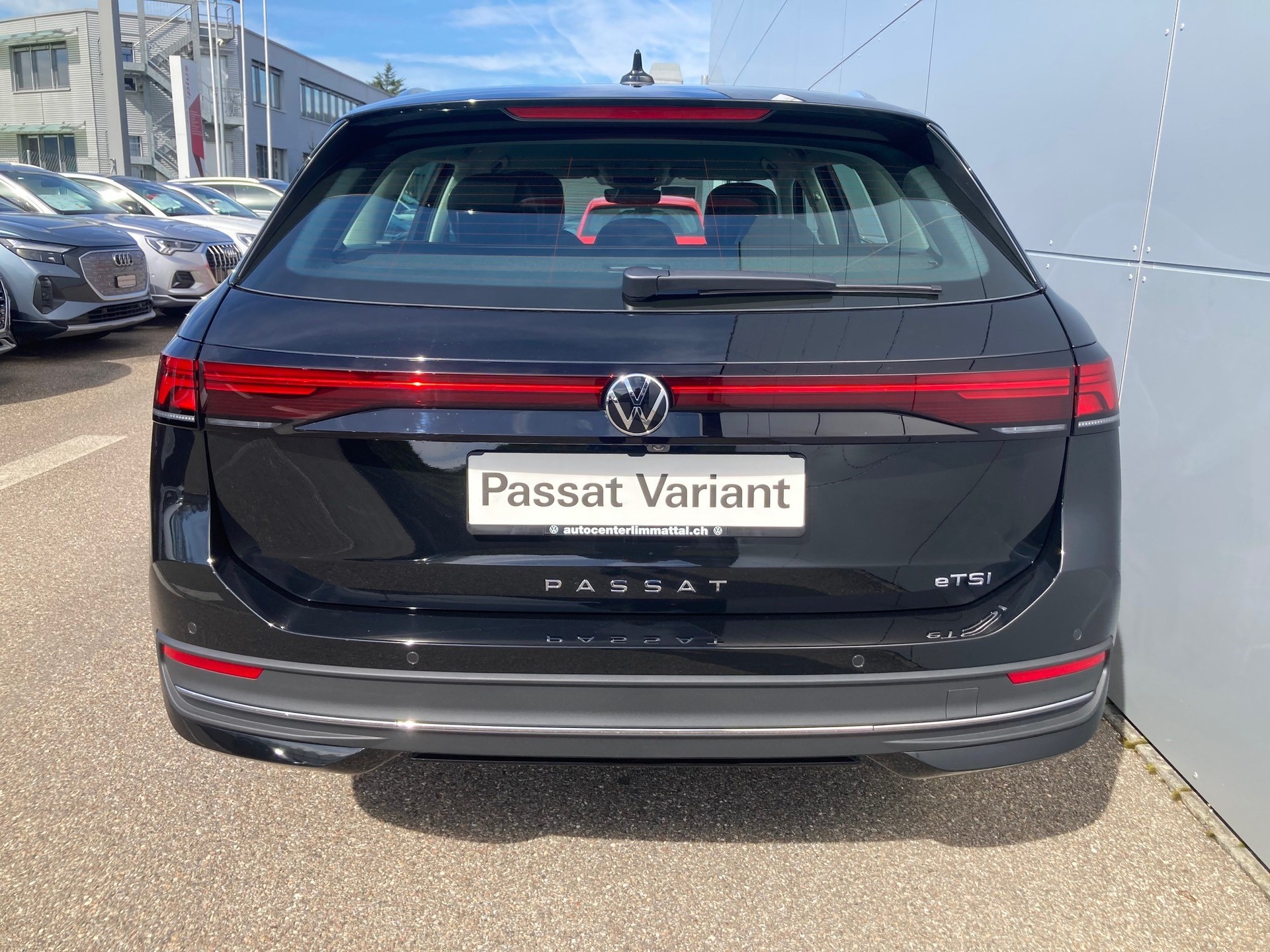 VW Passat Variant 1.5 eTSI evo2 Business DSG-image-4