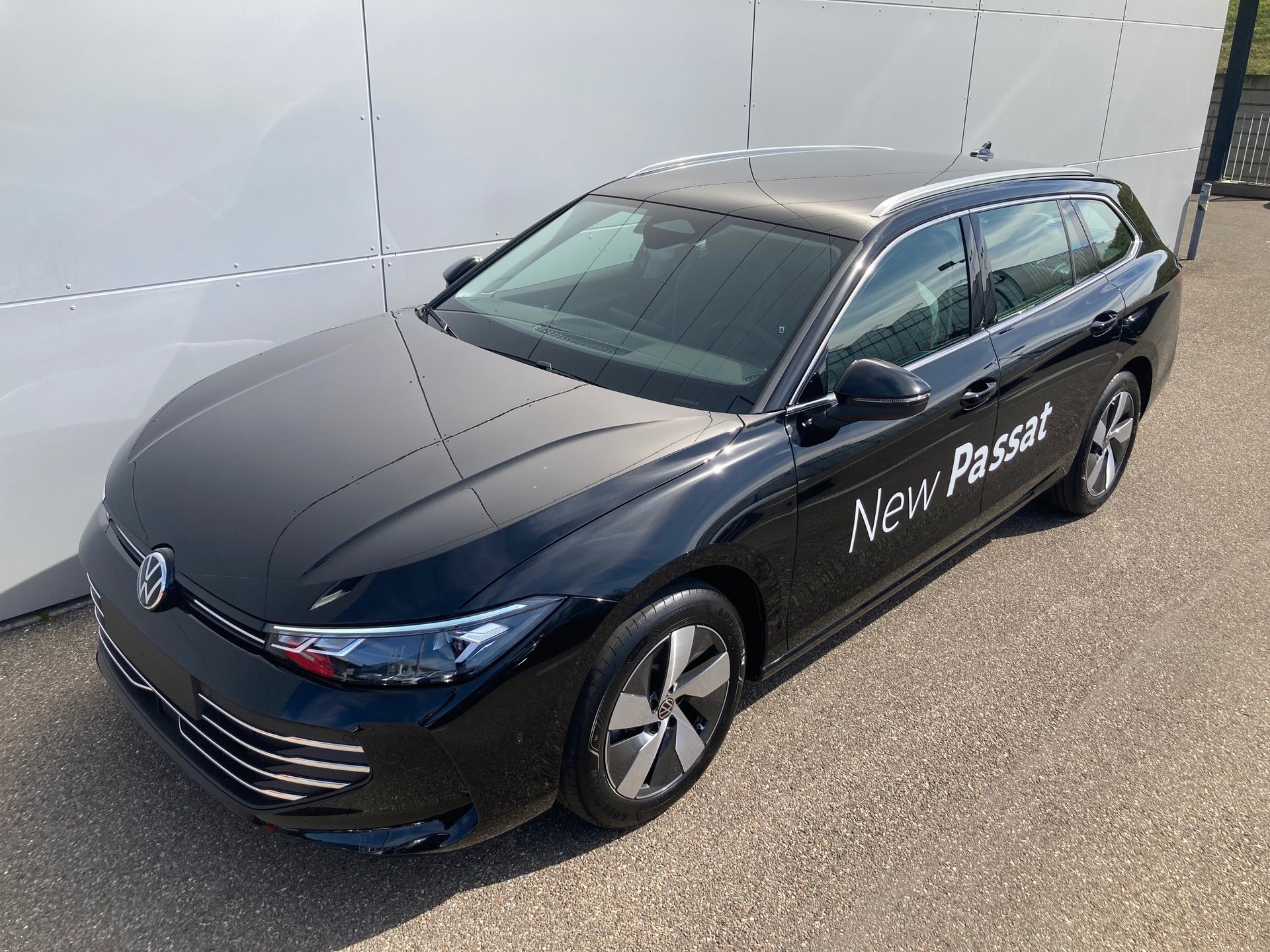VW Passat Variant 1.5 eTSI evo2 Business DSG-image-5