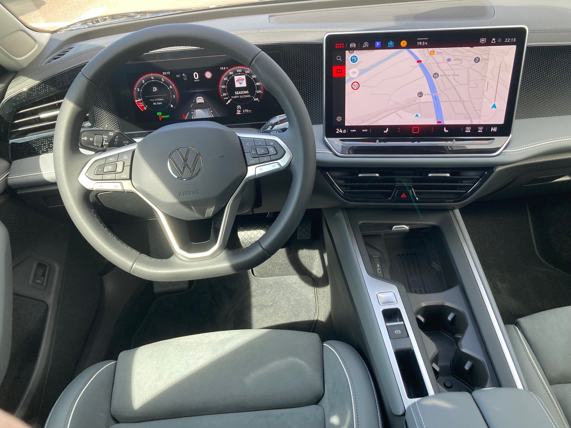 VW Passat Variant 1.5 eTSI evo2 Business DSG-image-10
