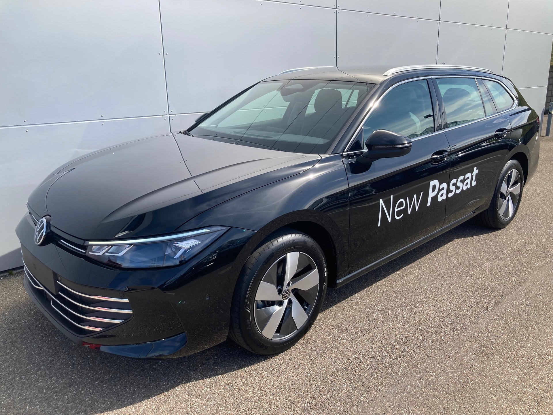 VW Passat Variant 1.5 eTSI evo2 Business DSG-image-0