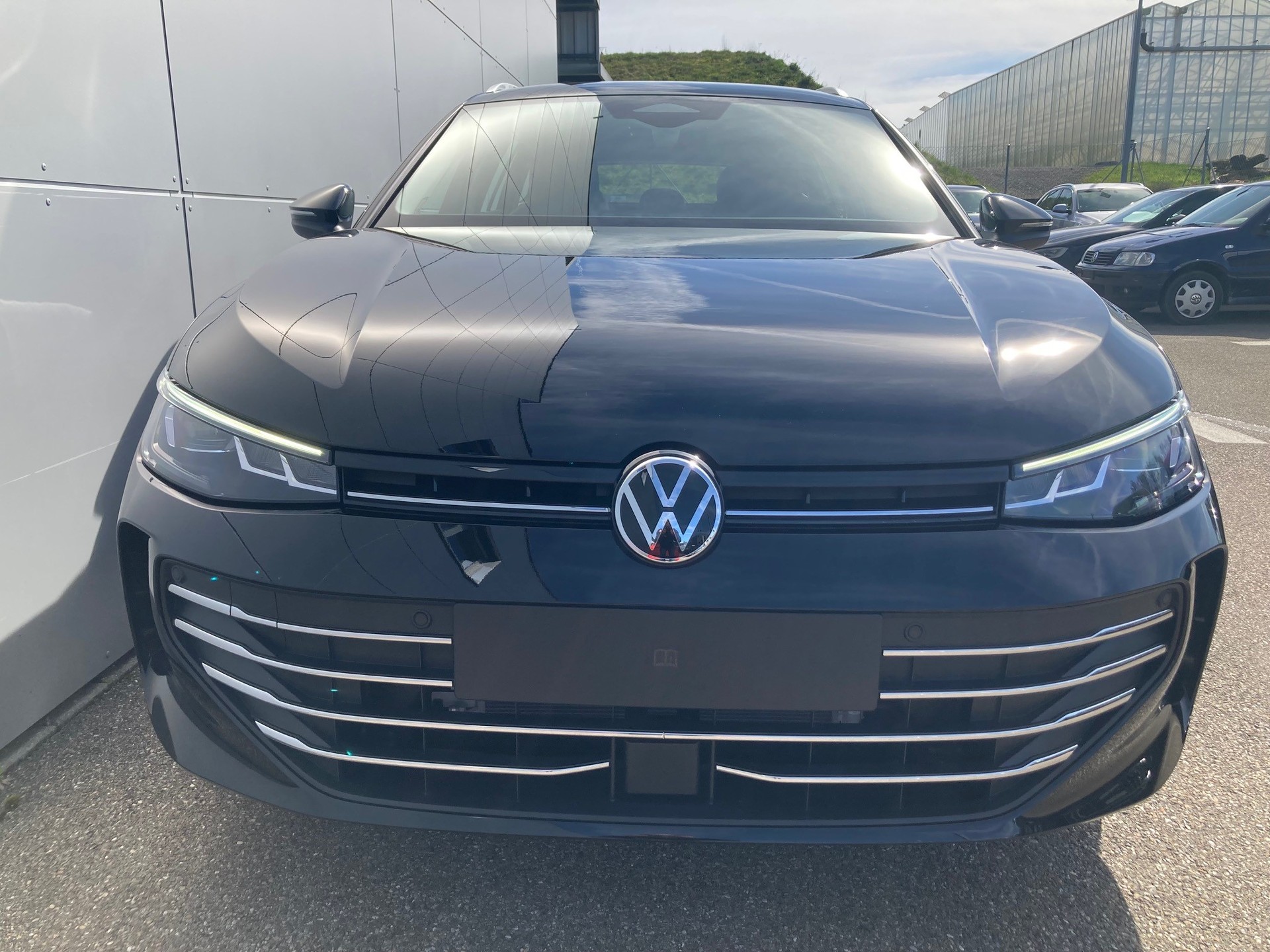 VW Passat Variant 1.5 eTSI evo2 Business DSG-image-2