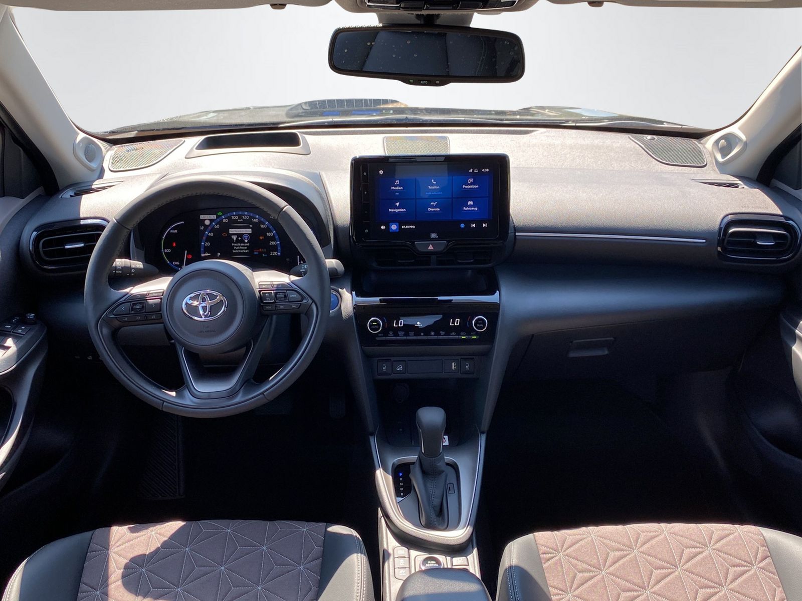 TOYOTA Yaris Cross 1.5 VVT-i HSD Elegant AWD-i-image-11