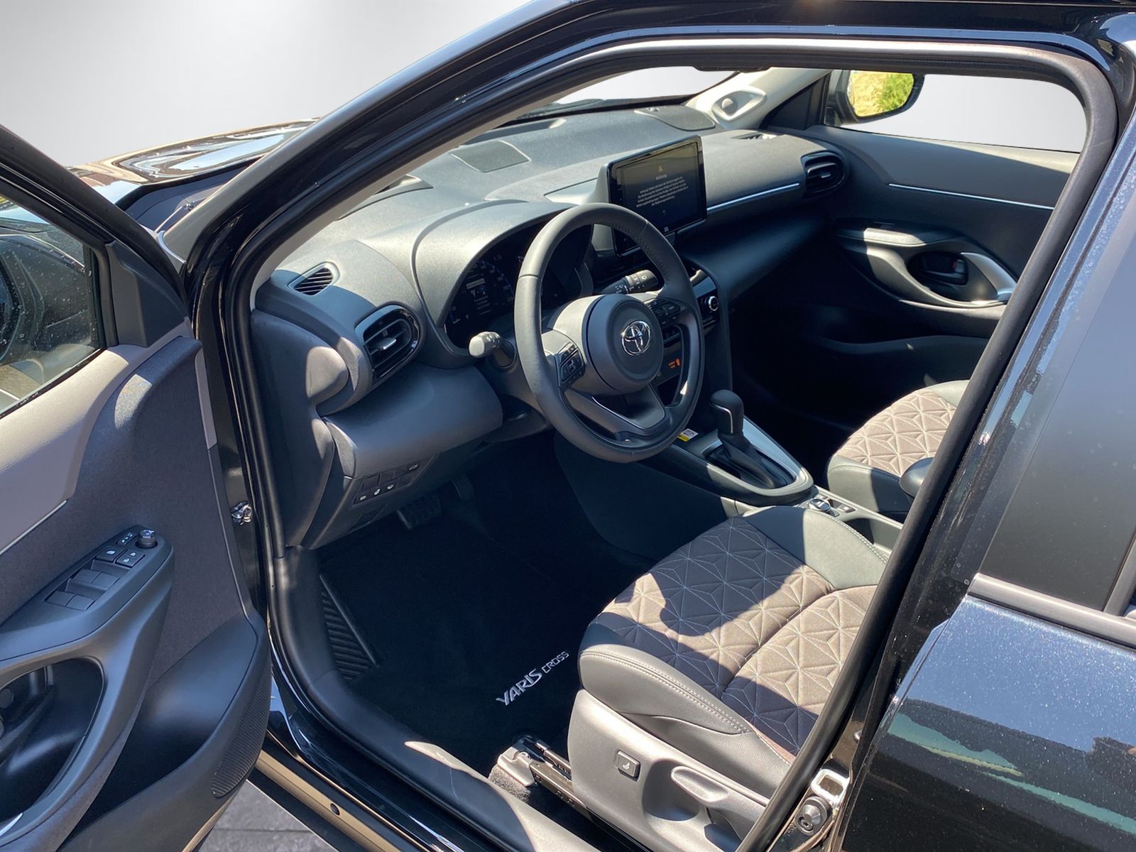 TOYOTA Yaris Cross 1.5 VVT-i HSD Elegant AWD-i-image-13