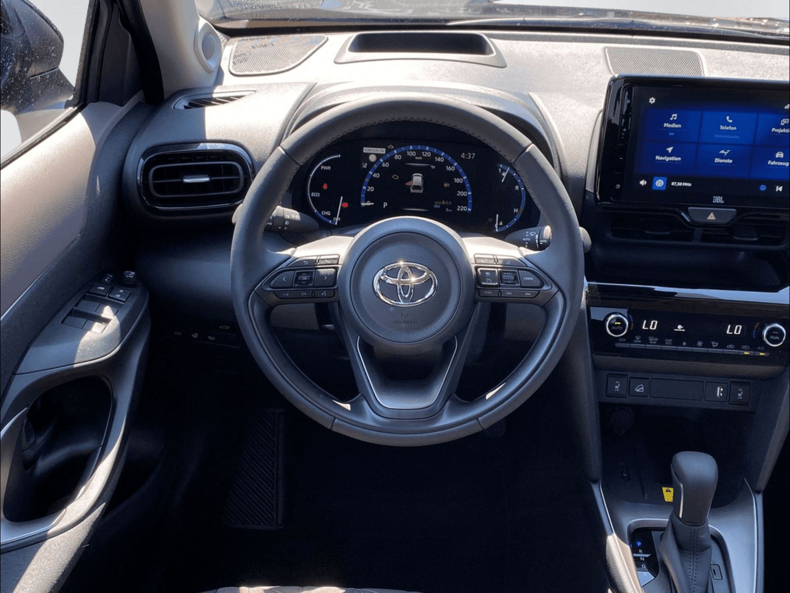 TOYOTA Yaris Cross 1.5 VVT-i HSD Elegant AWD-i-image-12