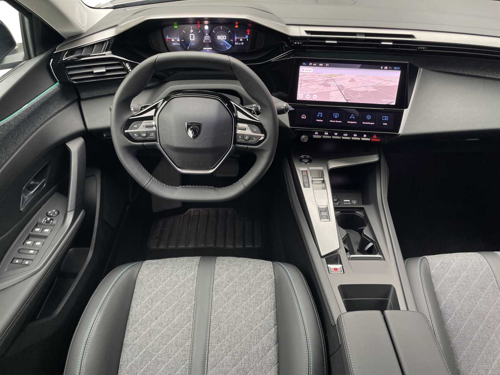 PEUGEOT 408 1.2 PureTech Allure Pack EAT8-image-10