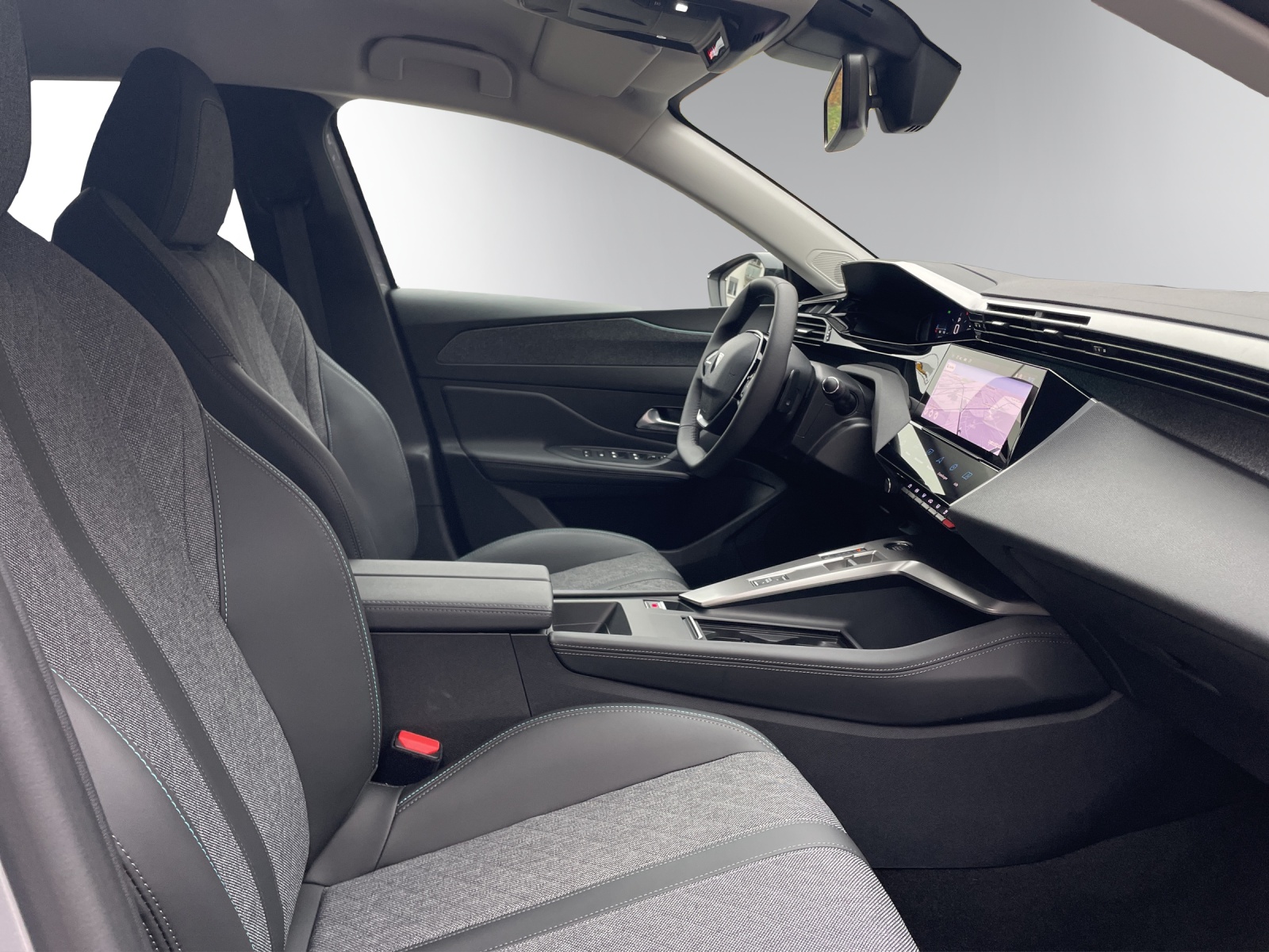 PEUGEOT 408 1.2 PureTech Allure Pack EAT8-image-13