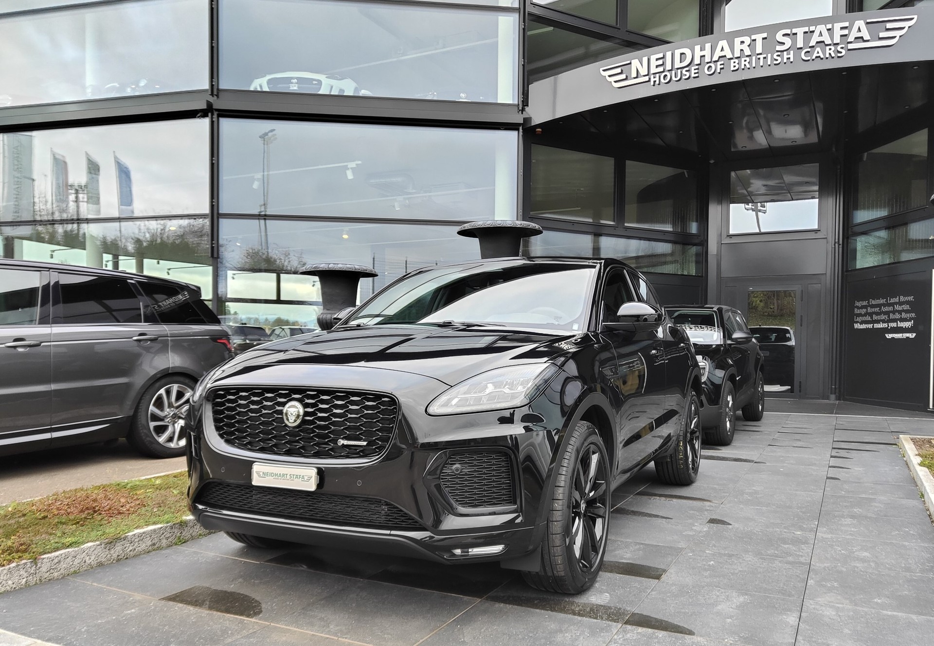 JAGUAR E-Pace 1.5 P300e R-Dynamic AWD S-image-0
