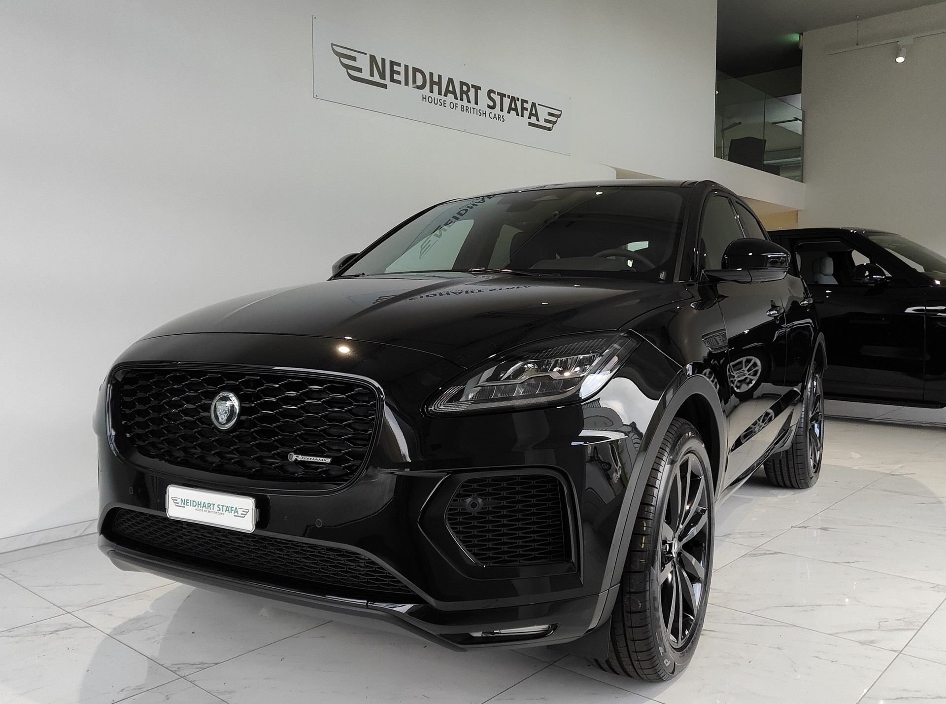 JAGUAR E-Pace 1.5 P300e R-Dynamic AWD S-image-1