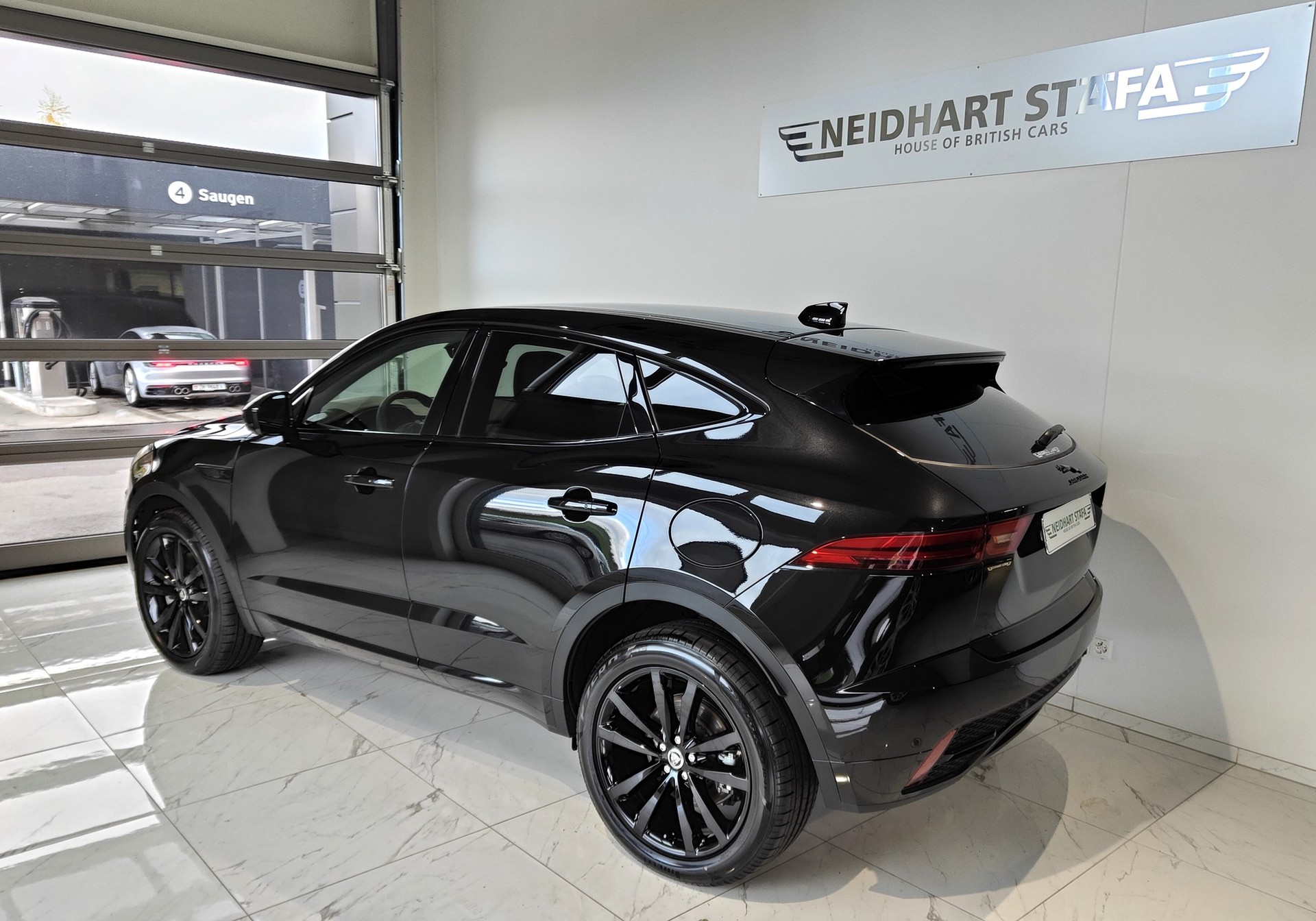 JAGUAR E-Pace 1.5 P300e R-Dynamic AWD S-image-2
