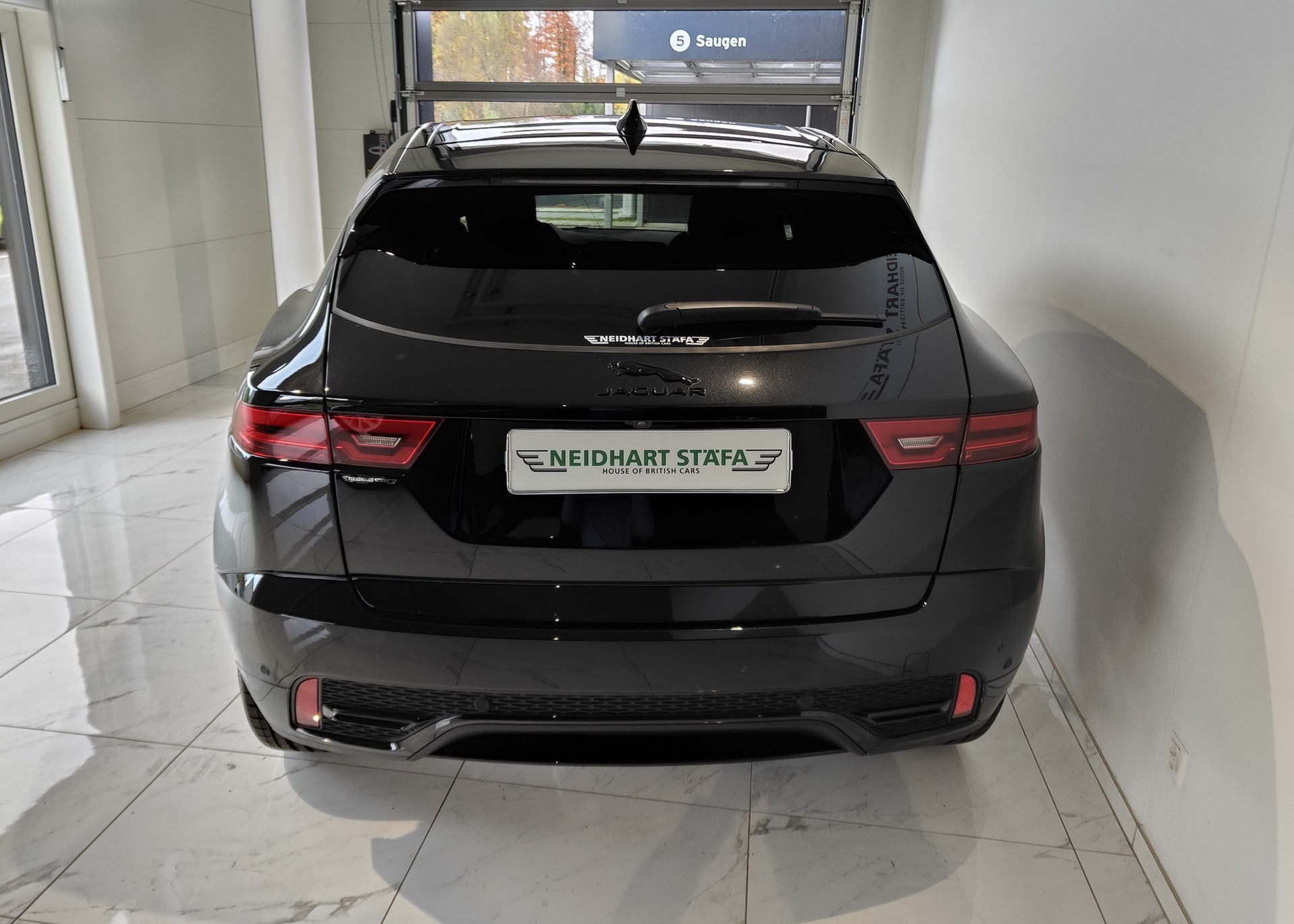 JAGUAR E-Pace 1.5 P300e R-Dynamic AWD S-image-3