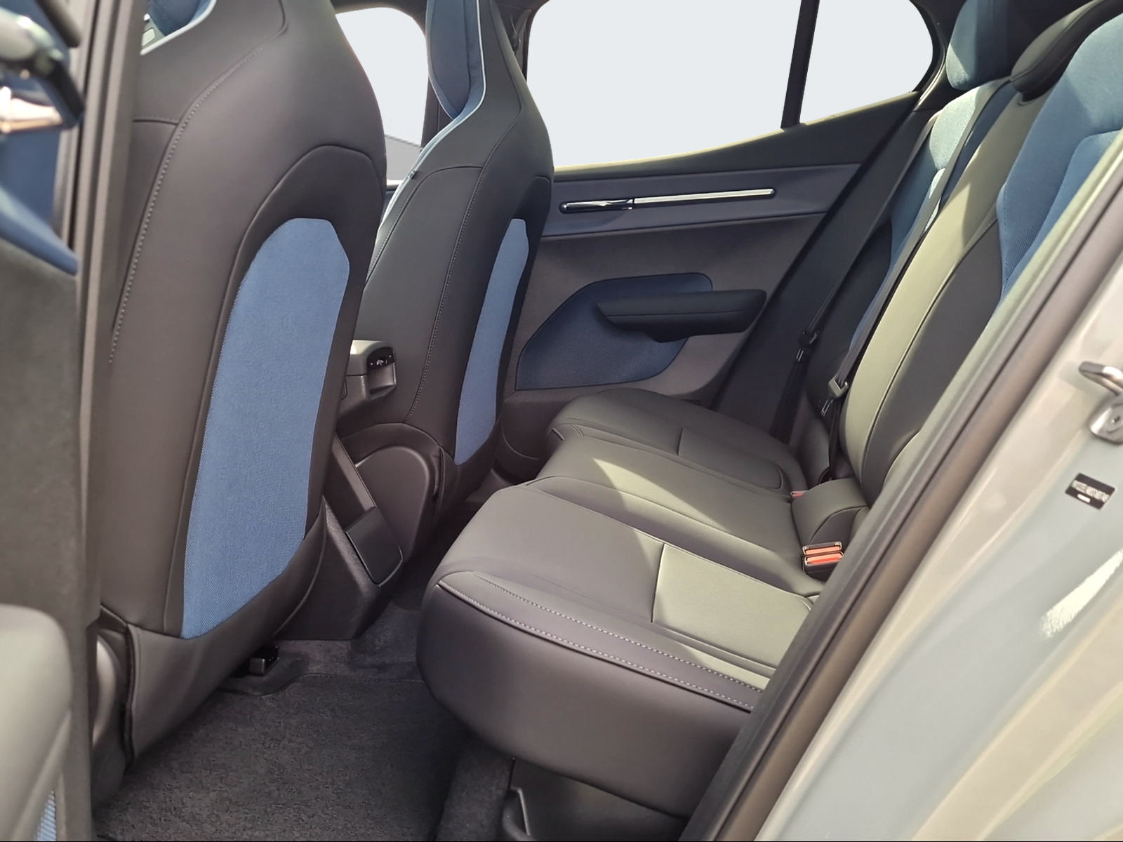 VOLVO EX 30 E60 Ultra-image-13