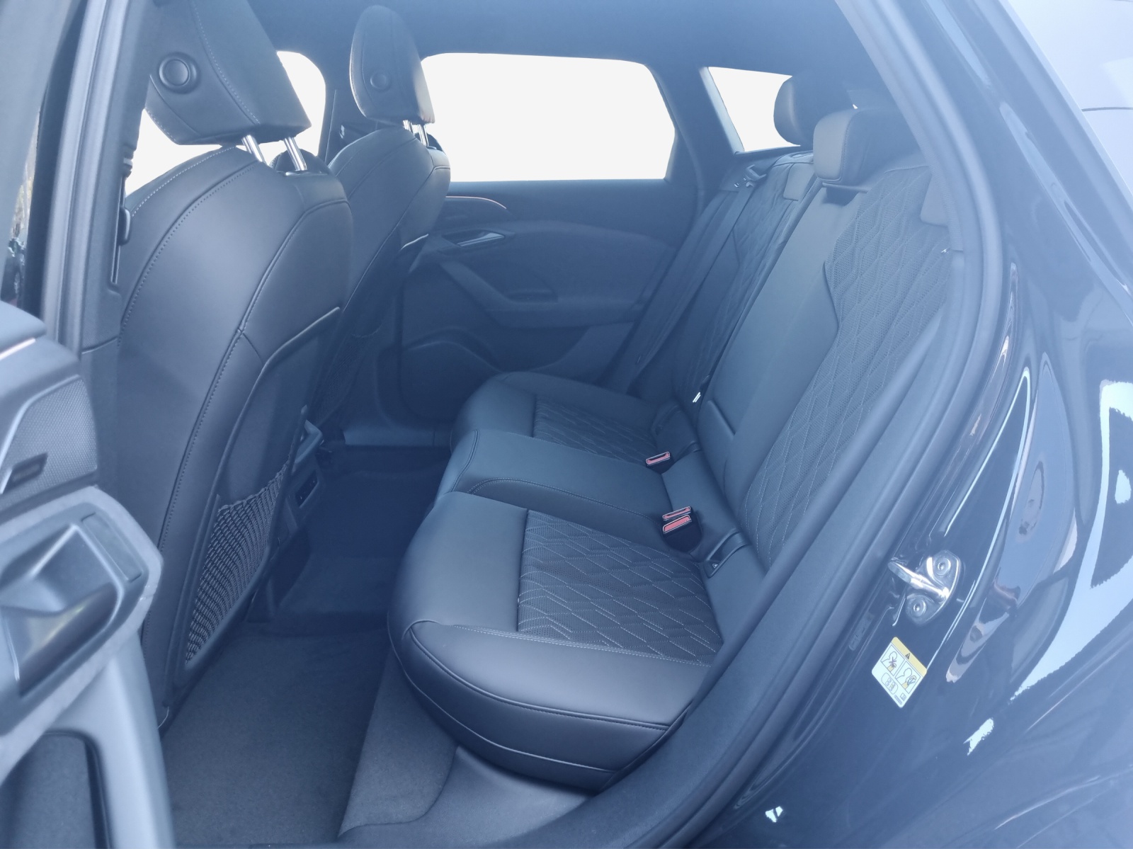 AUDI A6 Avant e-tron quattro-image-11