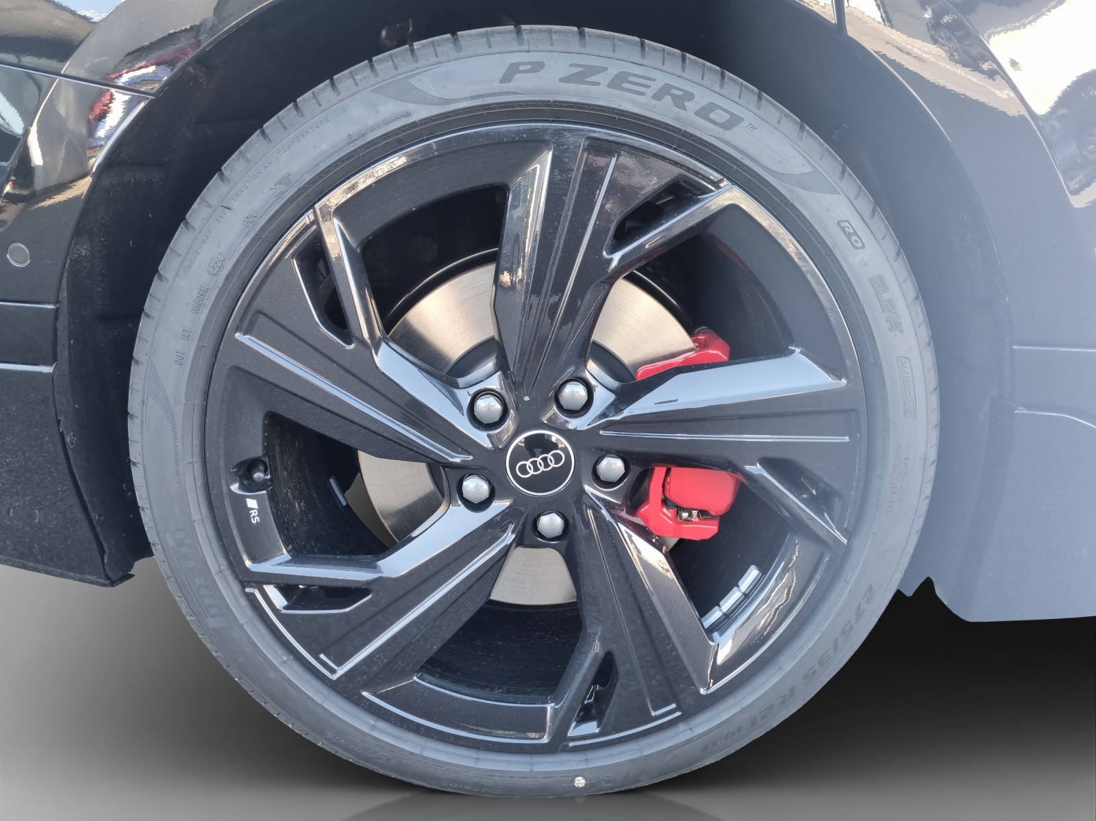 AUDI A6 Avant e-tron quattro-image-13