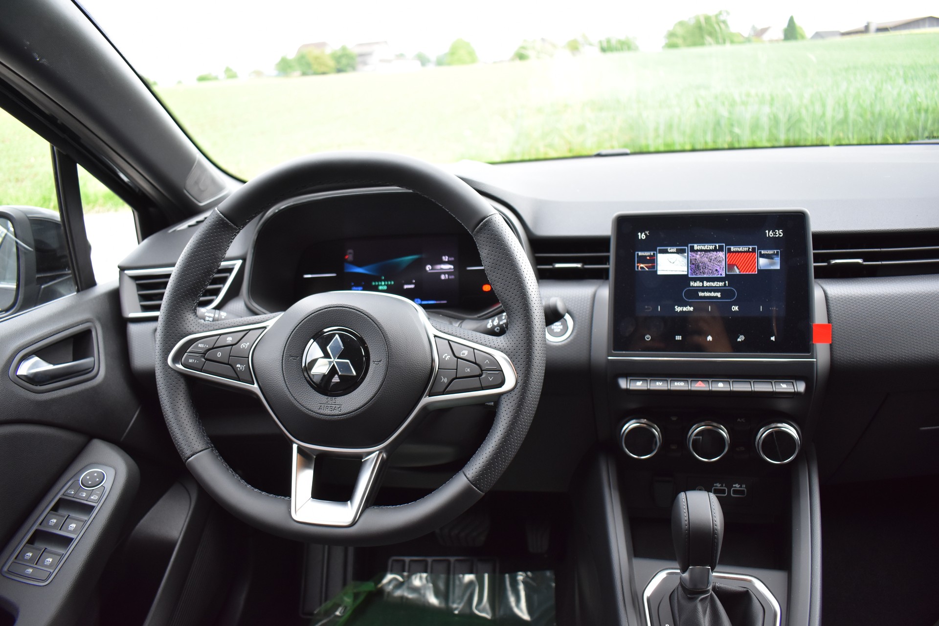 MITSUBISHI COLT 1.6 HEV Intense-image-9