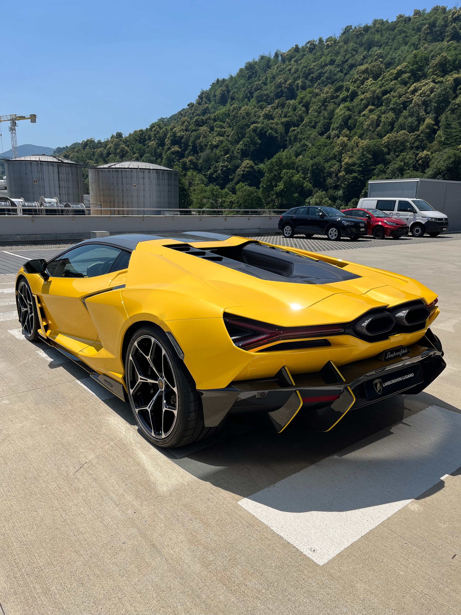 LAMBORGHINI REVUELTO - Auto CH - Maintenance Pack 5 Years - Lamborghini Lugano - In Kundenauftrag-showroom-element-3