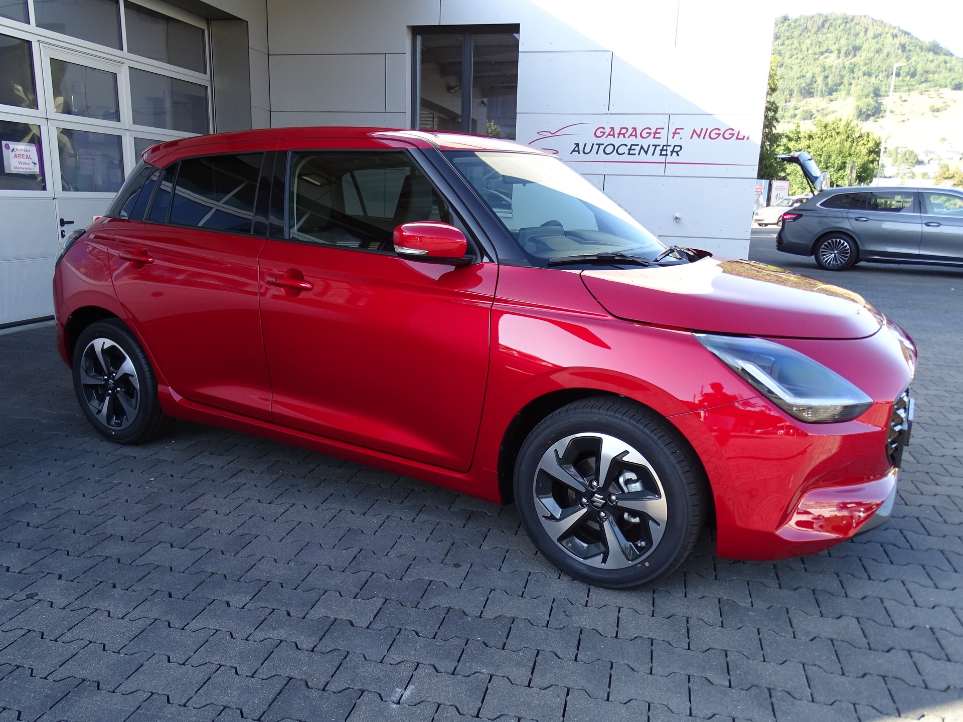 SUZUKI Swift 1.2 Compact Top Hybrid CVT-showroom-element-2
