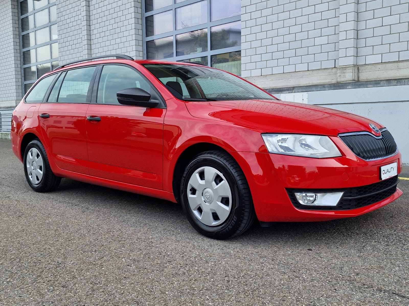 SKODA Octavia Combi 1.6 TDI Active-image-0