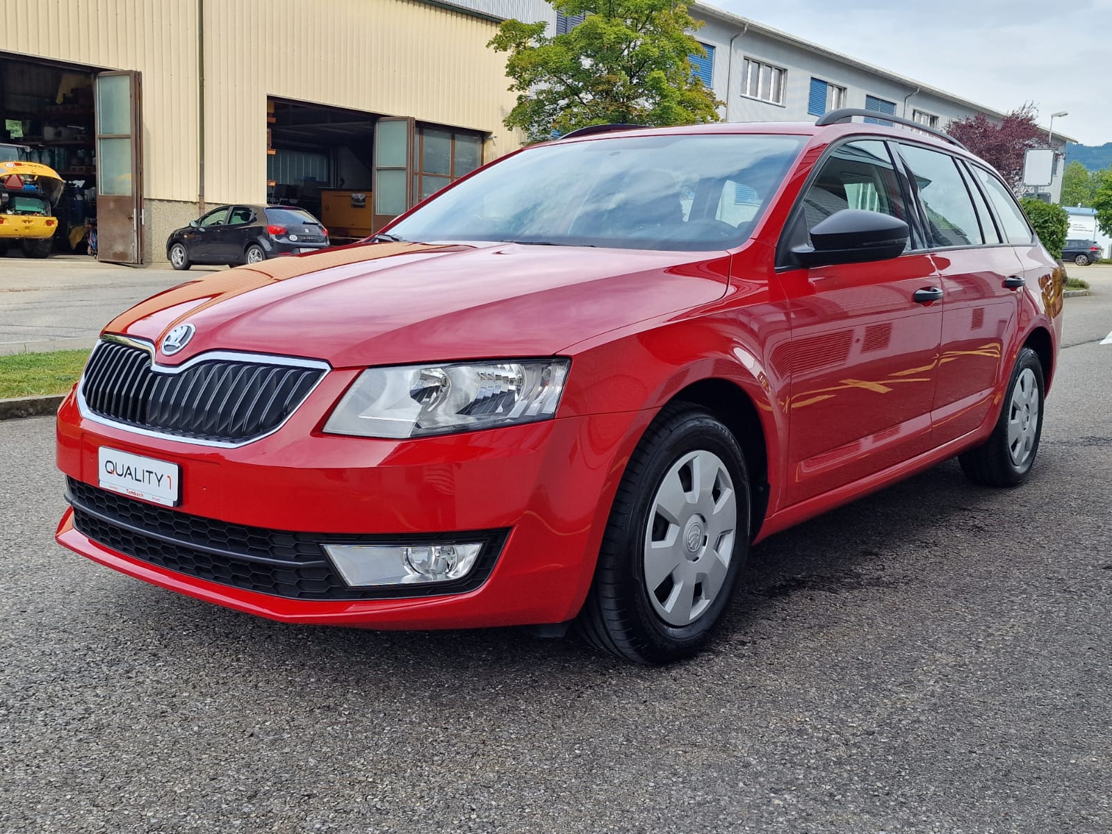 SKODA Octavia Combi 1.6 TDI Active-image-1