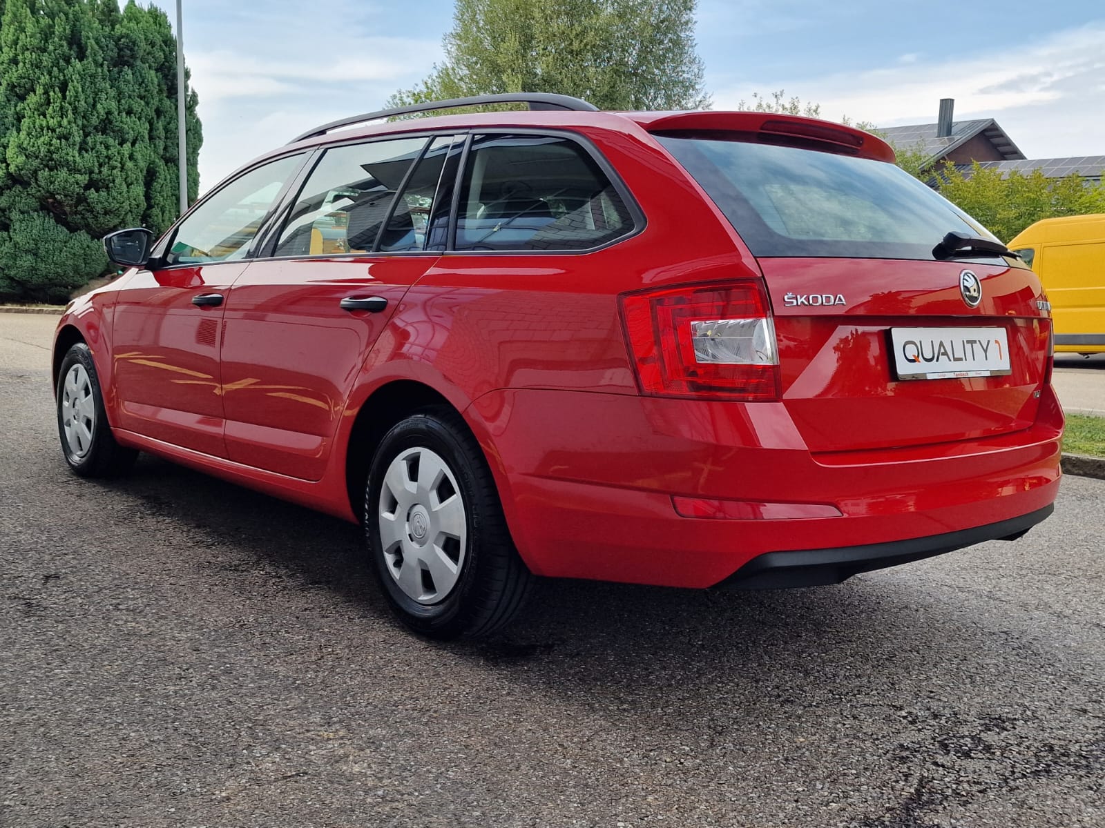 SKODA Octavia Combi 1.6 TDI Active-image-5